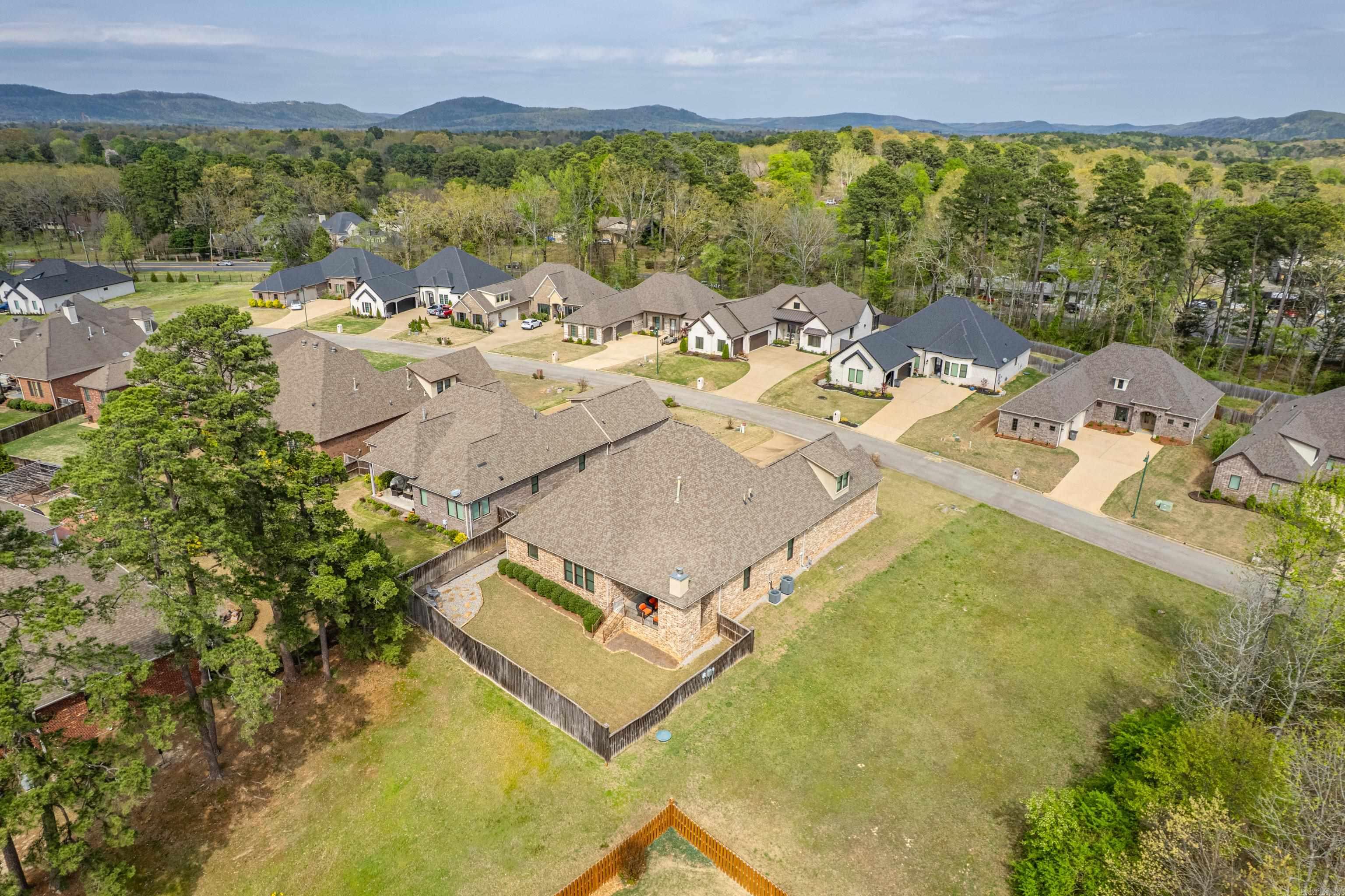 ARLINGTON PARK - Residential