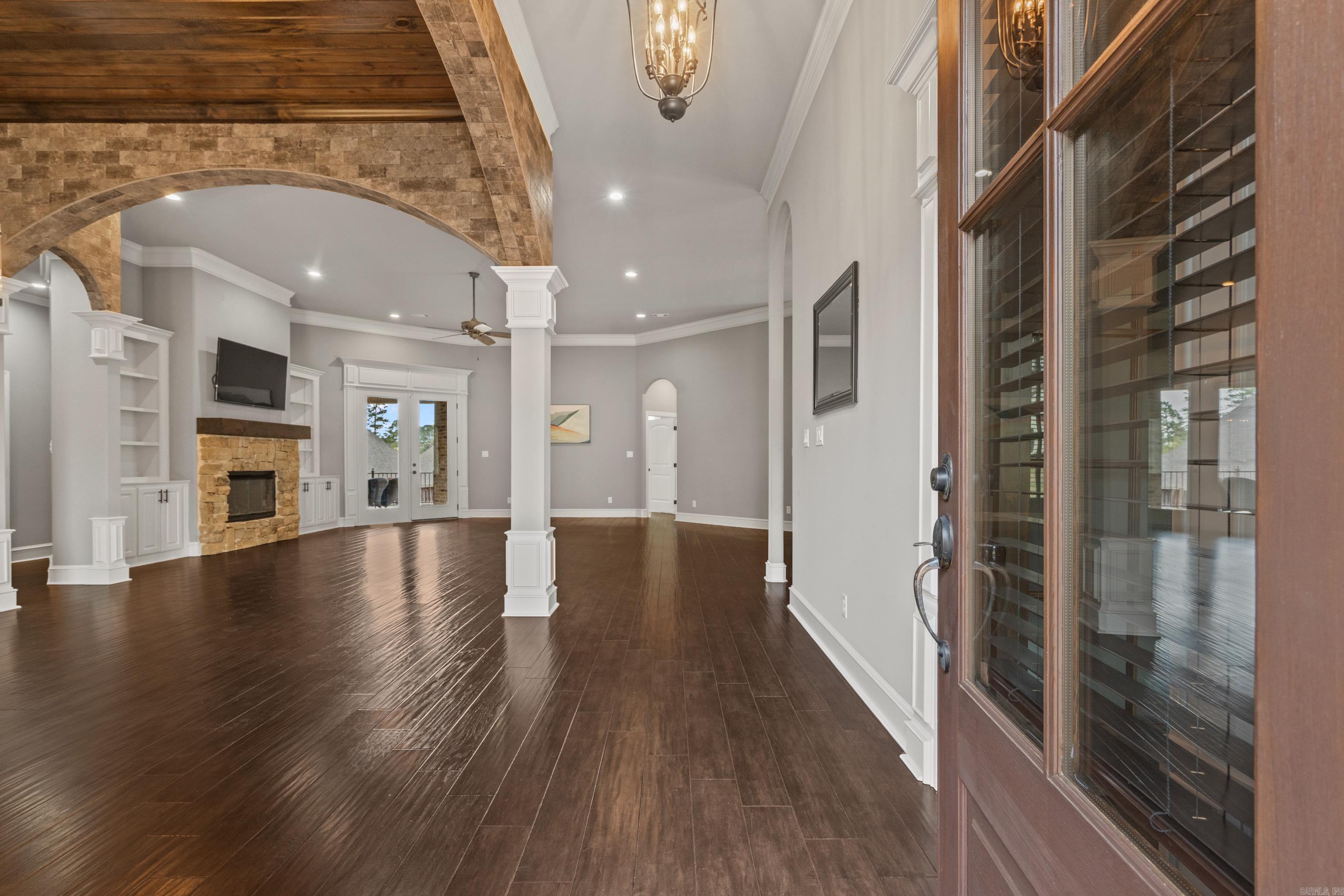 ARLINGTON PARK - Residential