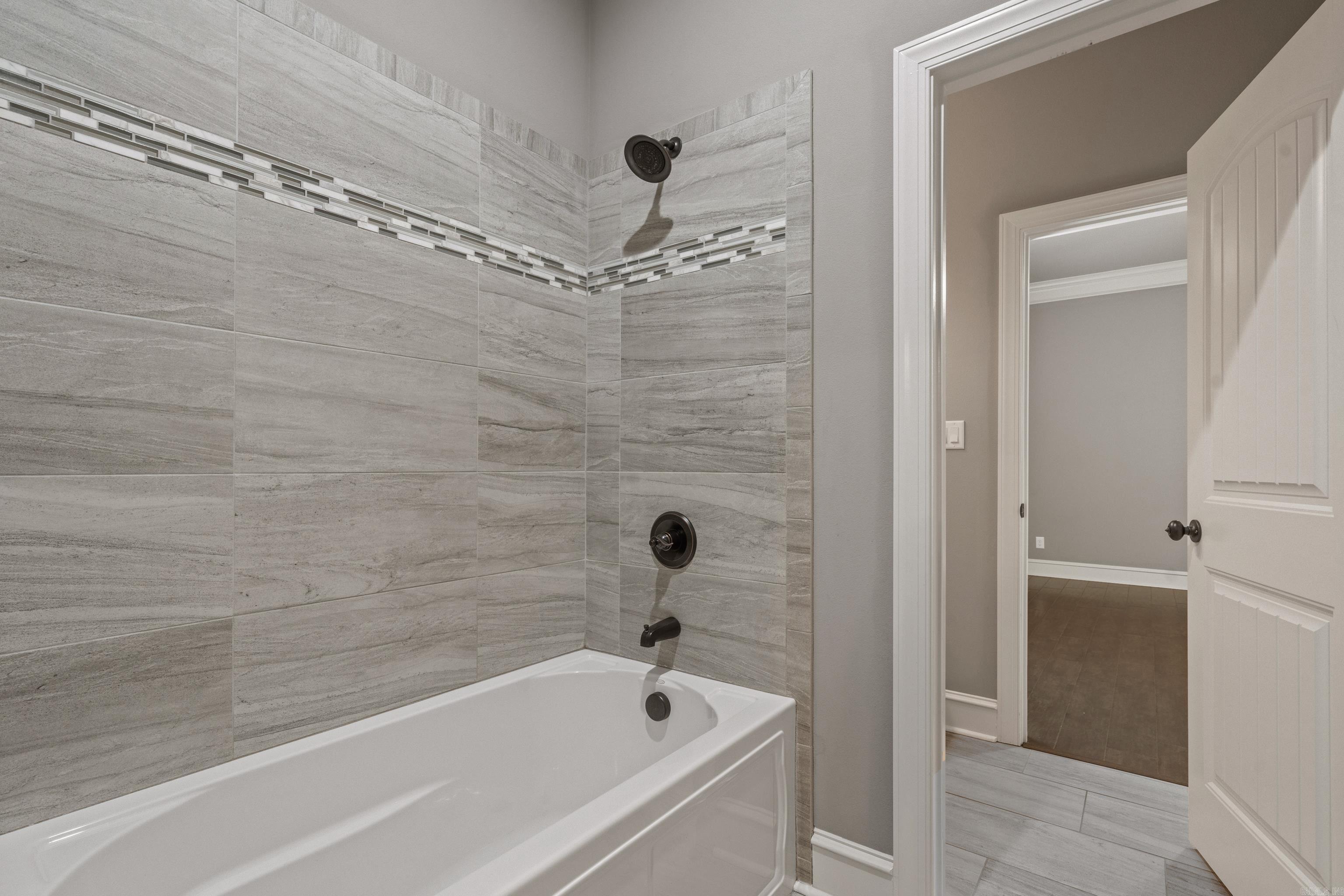 ARLINGTON PARK - Residential