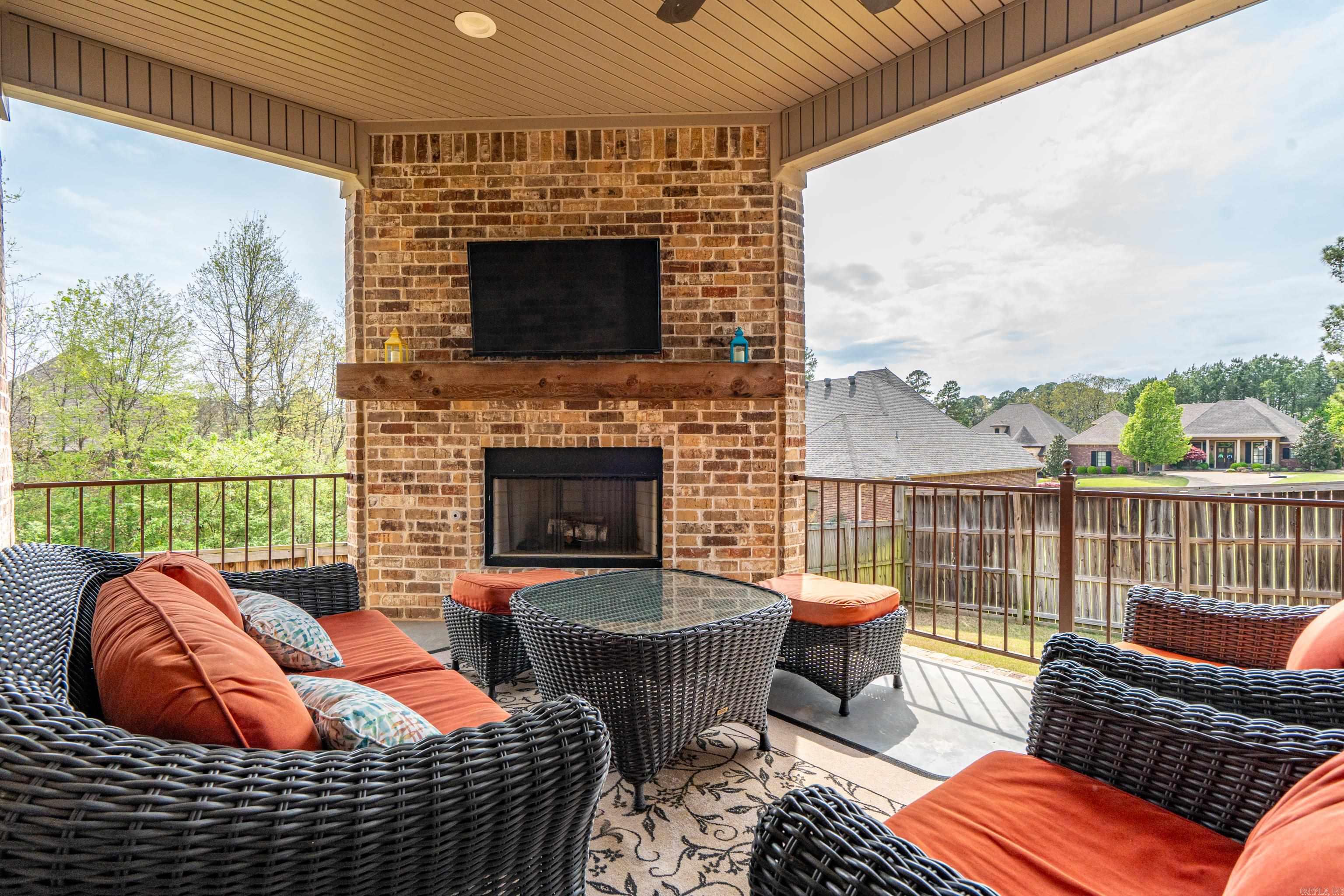 ARLINGTON PARK - Residential