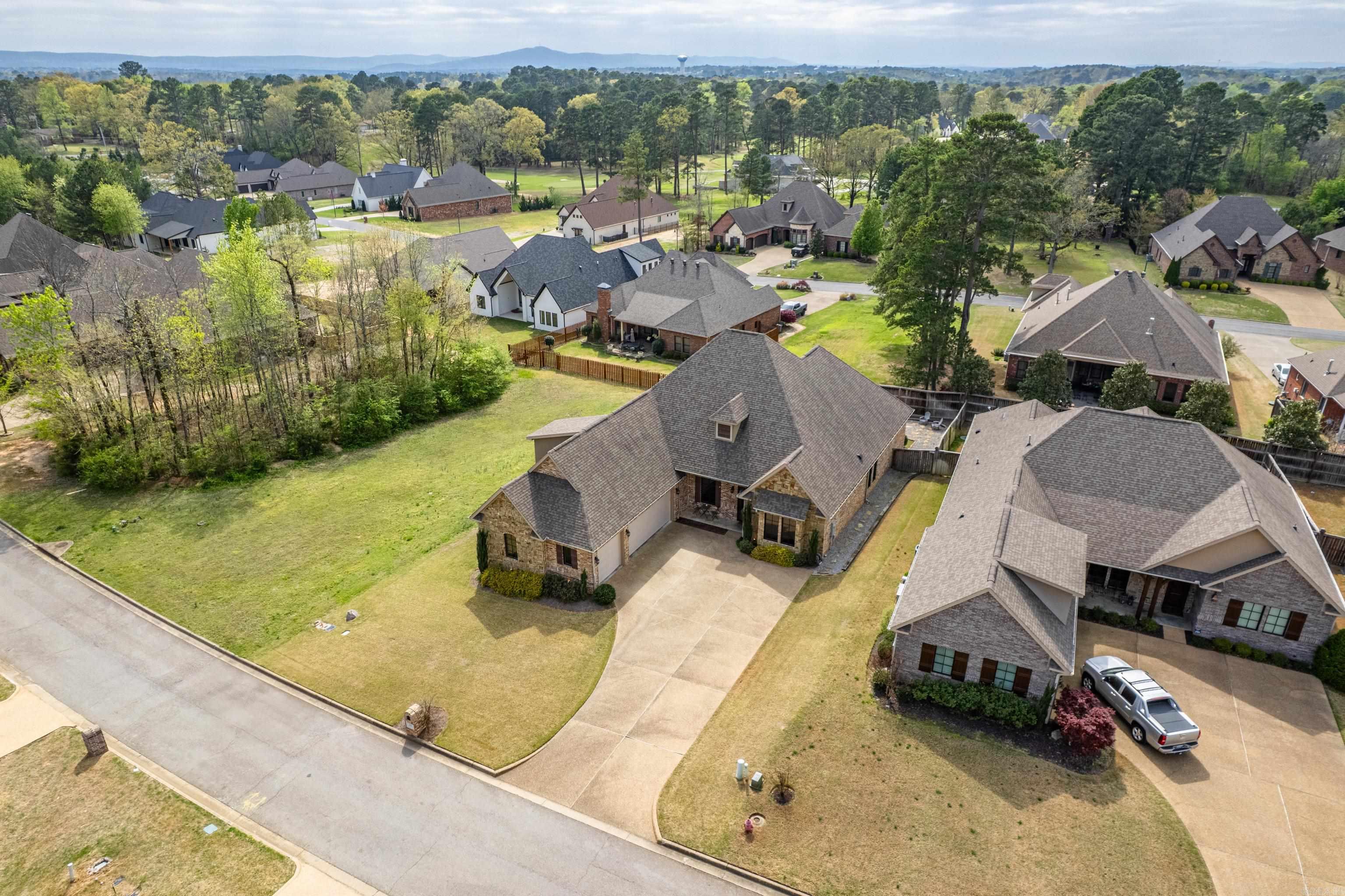 ARLINGTON PARK - Residential