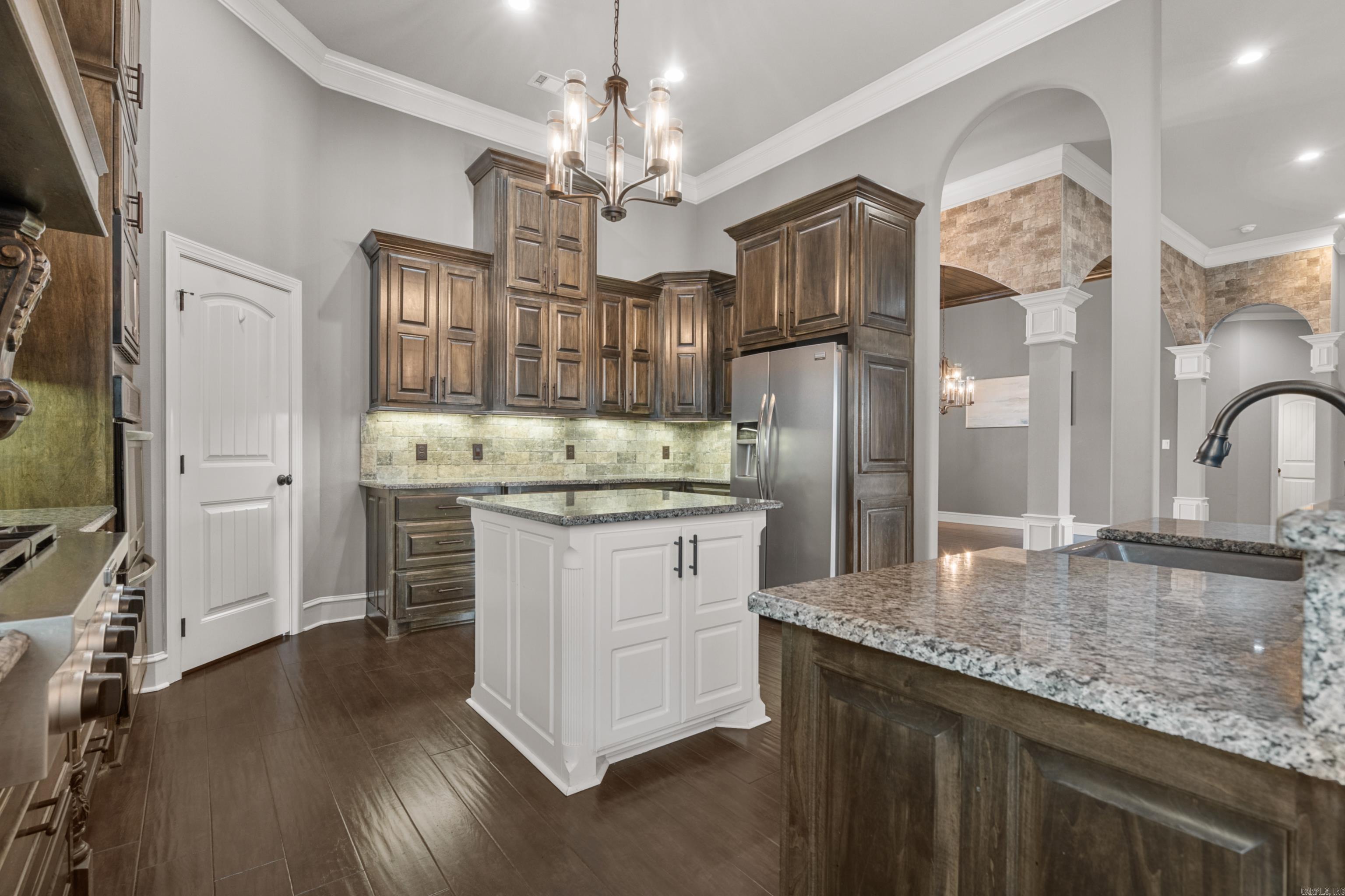 ARLINGTON PARK - Residential