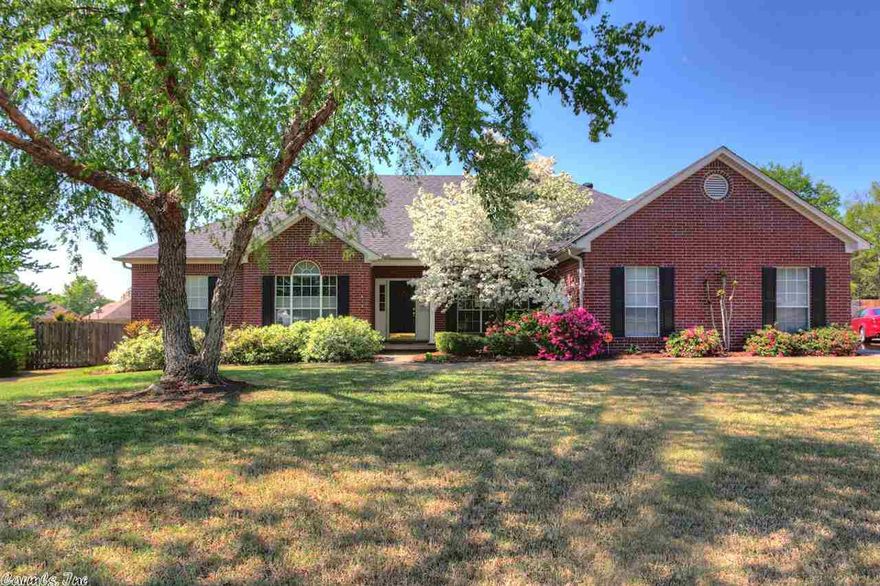 Very spacious Pine Creek home in West Conway. Home offers 4 bdrms, 2 living areas and formal dining room. There is an incredible back yard (.68 acres) and an inground pool. The home has lovely curb appeal and a side entry garage.
