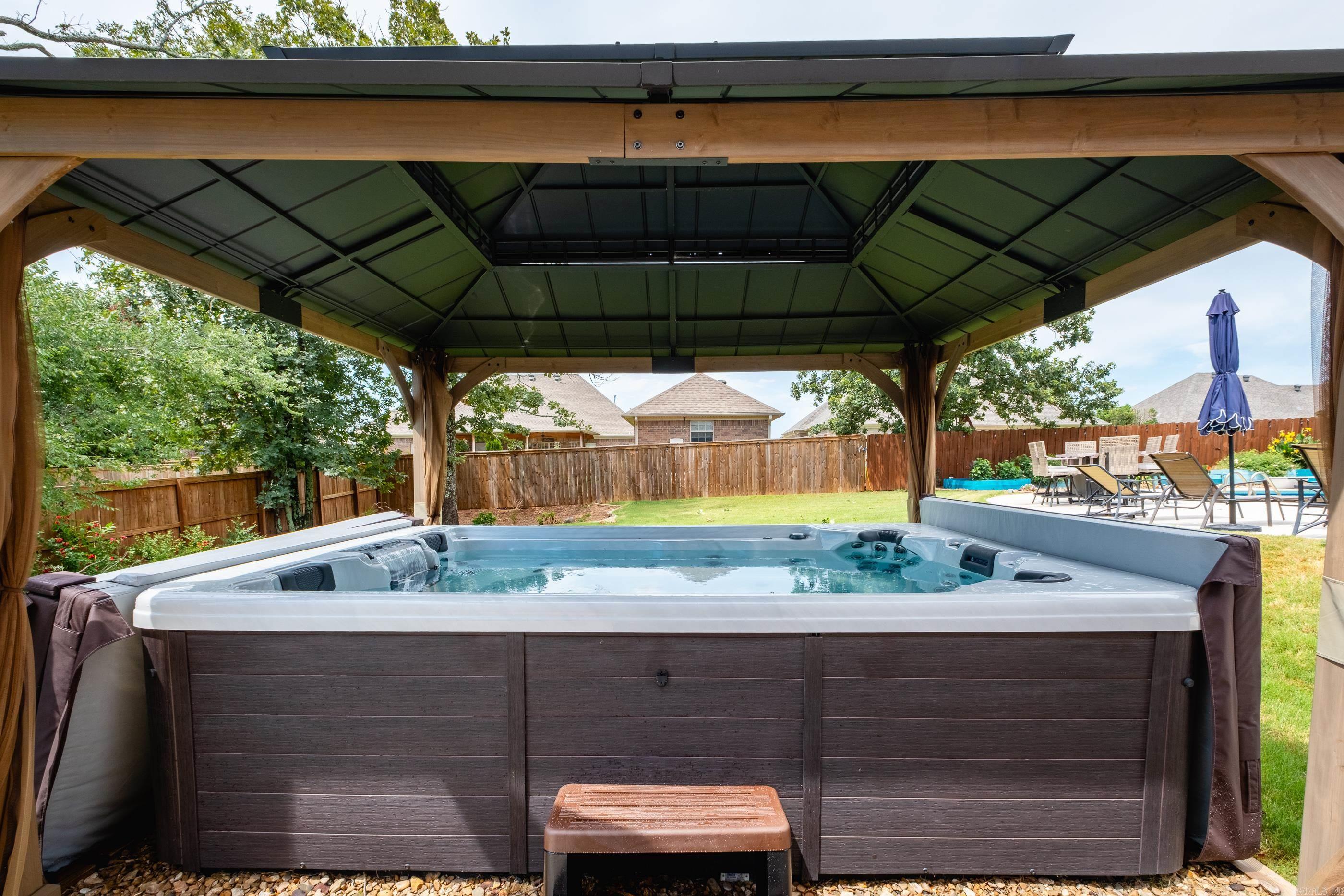 STONE RIDGE AT CYPRESS CREEK - Residential