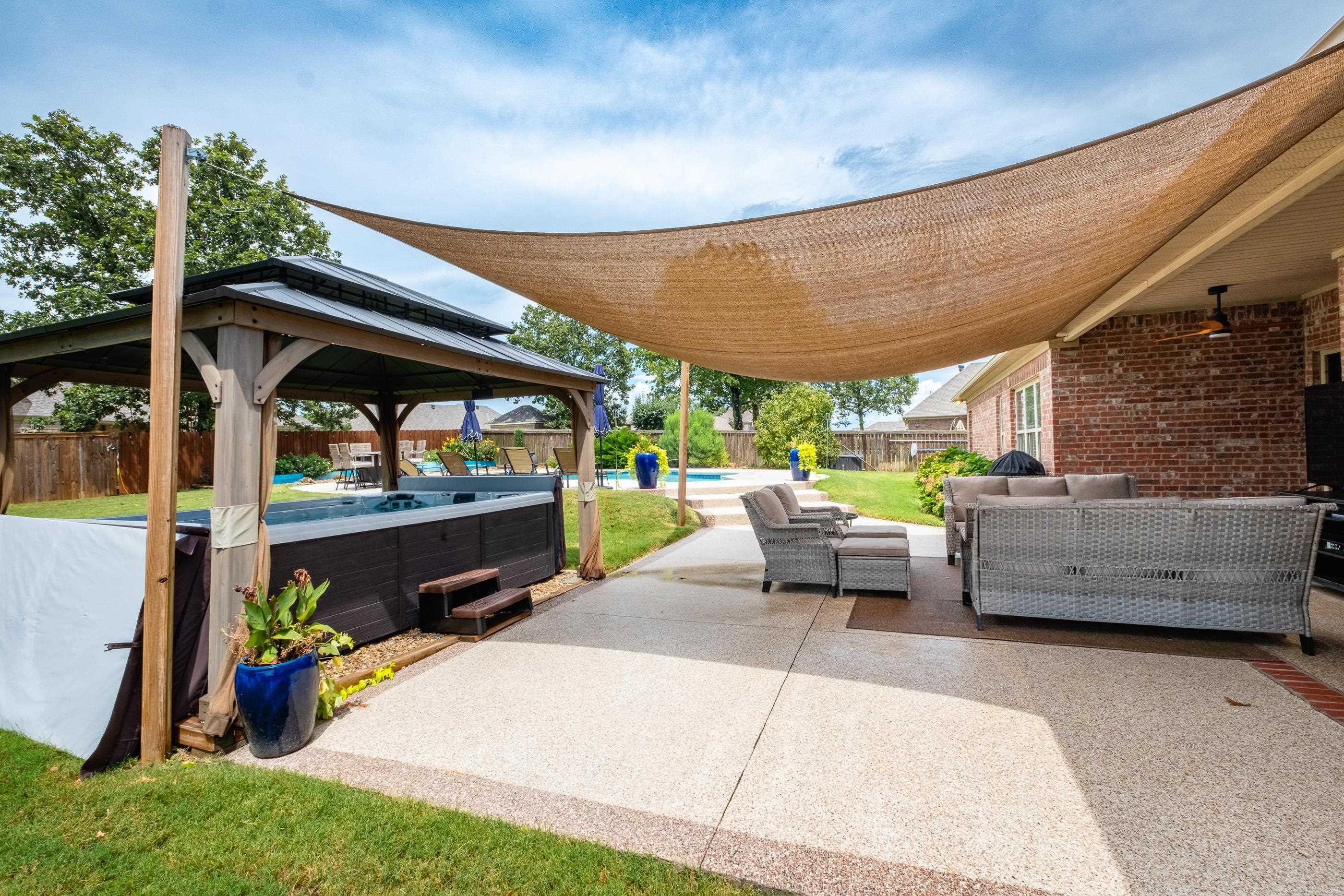 STONE RIDGE AT CYPRESS CREEK - Residential