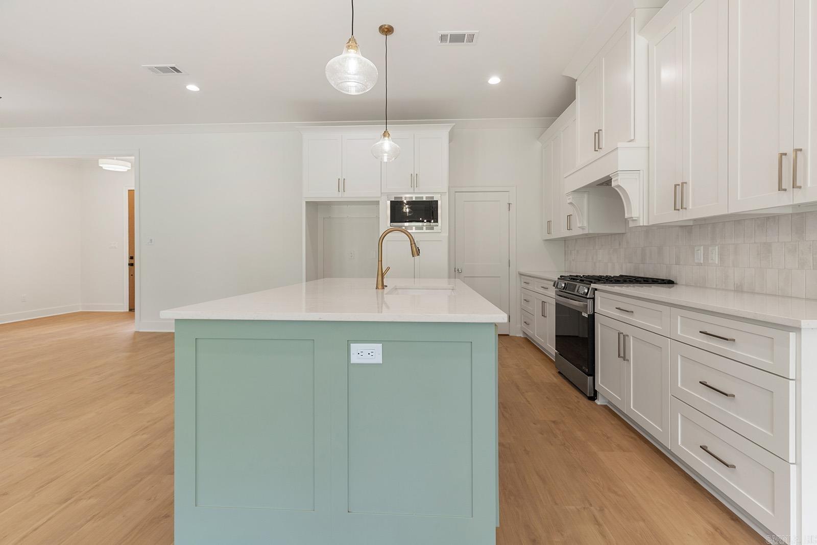 ASHLEY DOWNS - Residential