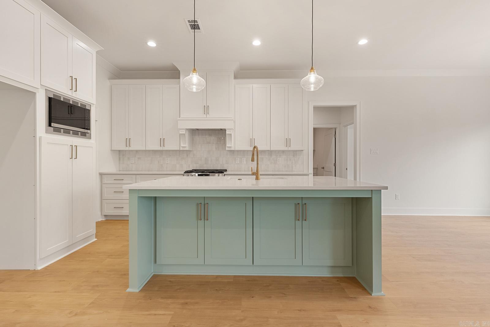 ASHLEY DOWNS - Residential