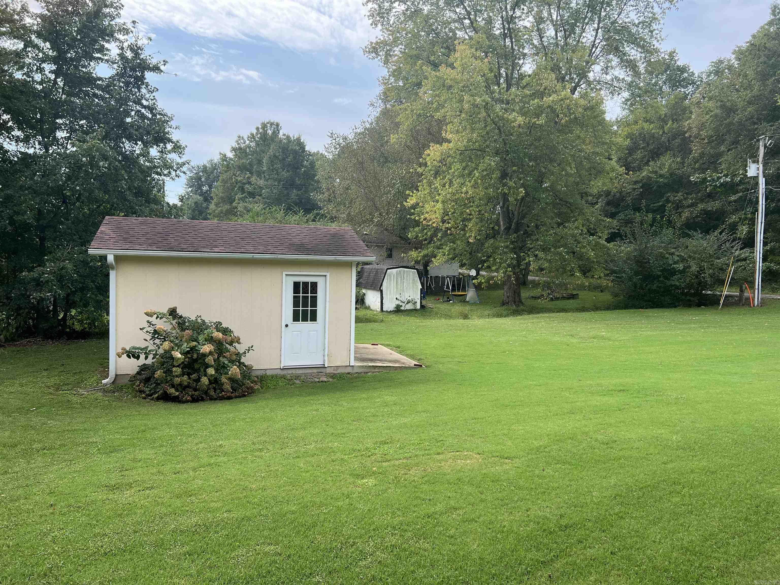 COUNTRY CLUB ESTATES - Residential