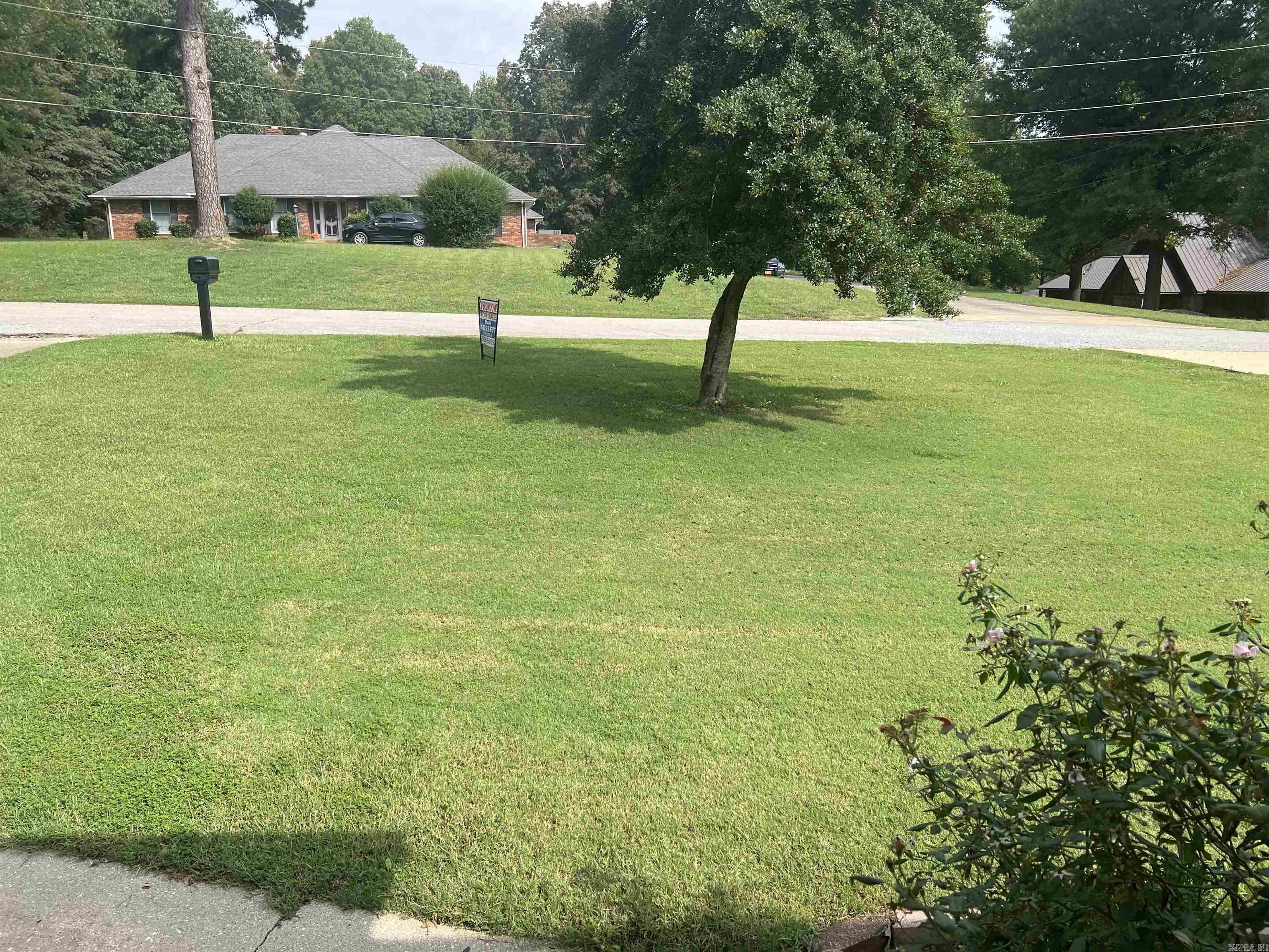 COUNTRY CLUB ESTATES - Residential