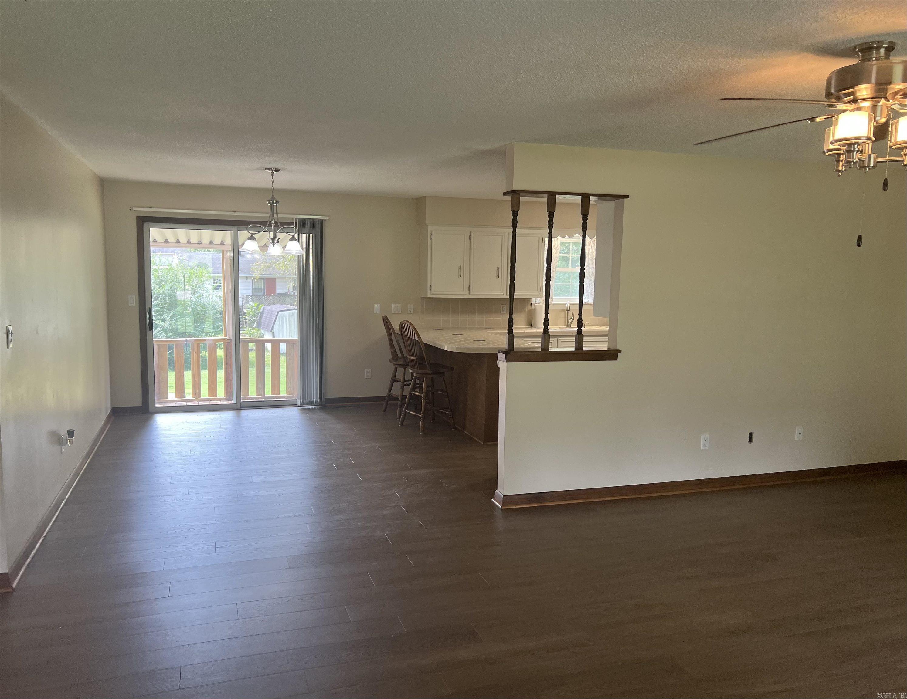 COUNTRY CLUB ESTATES - Residential