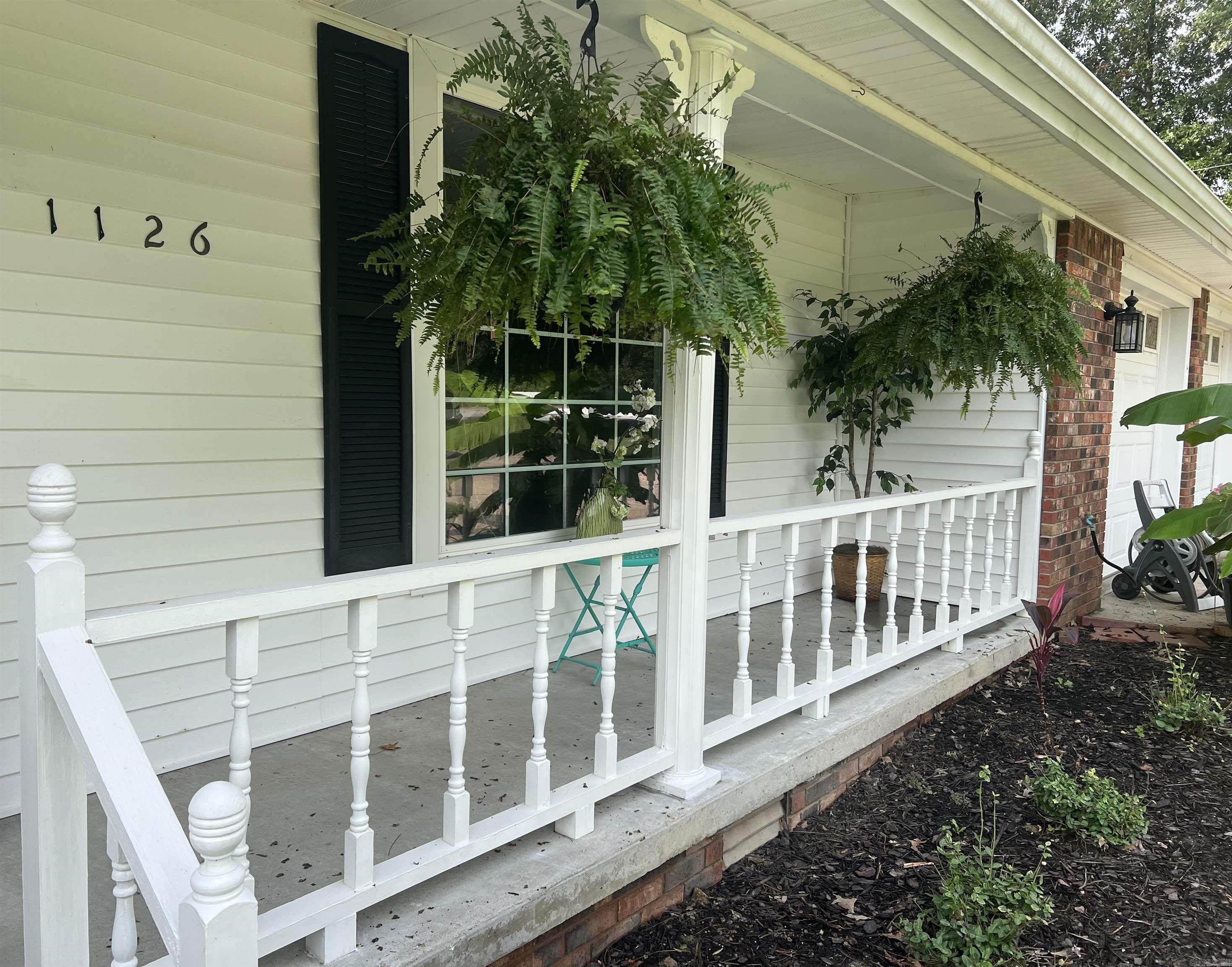 COUNTRY CLUB ESTATES - Residential