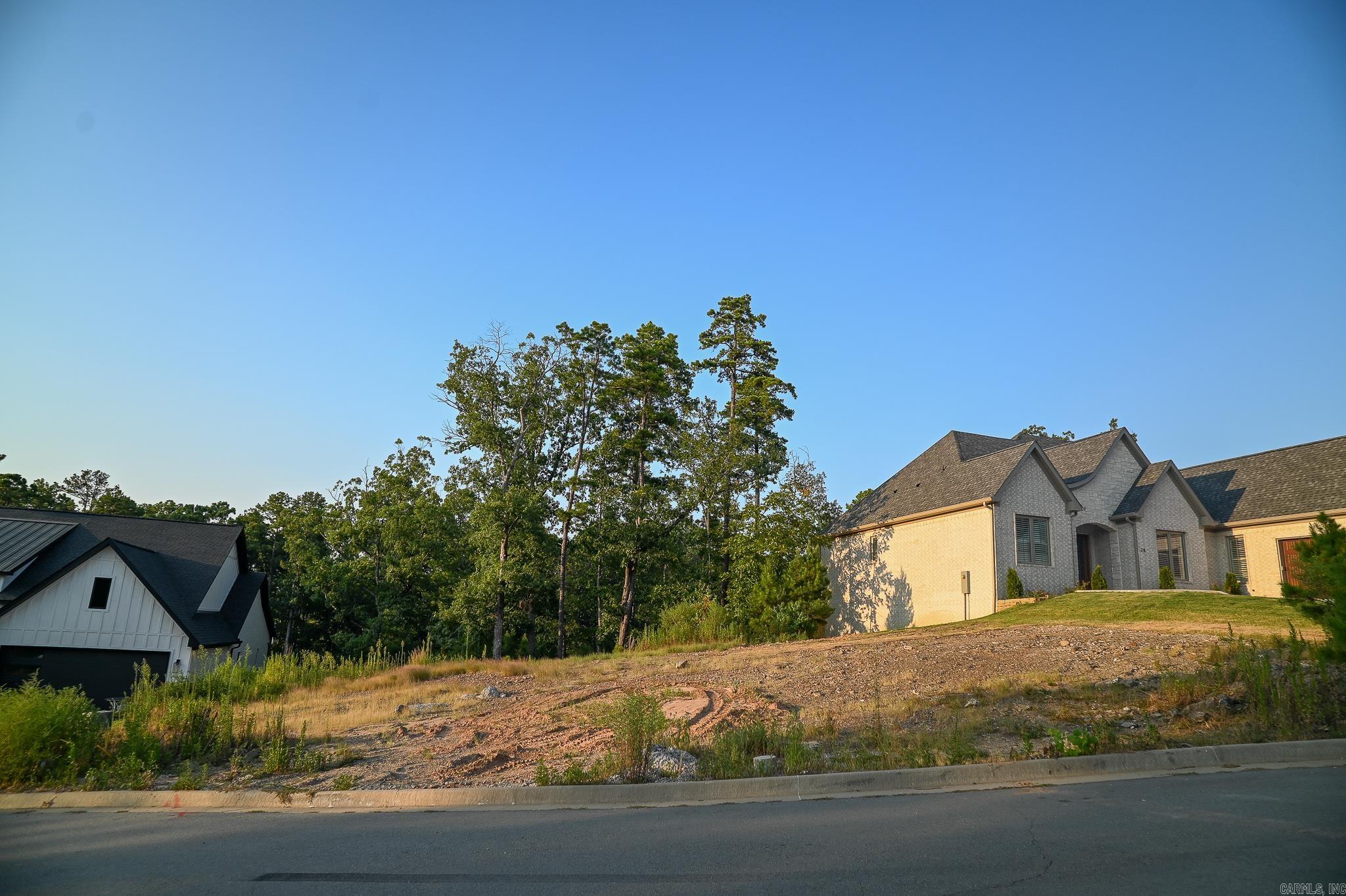 CHENAL VALLEY "CAUREL COURT" - Land