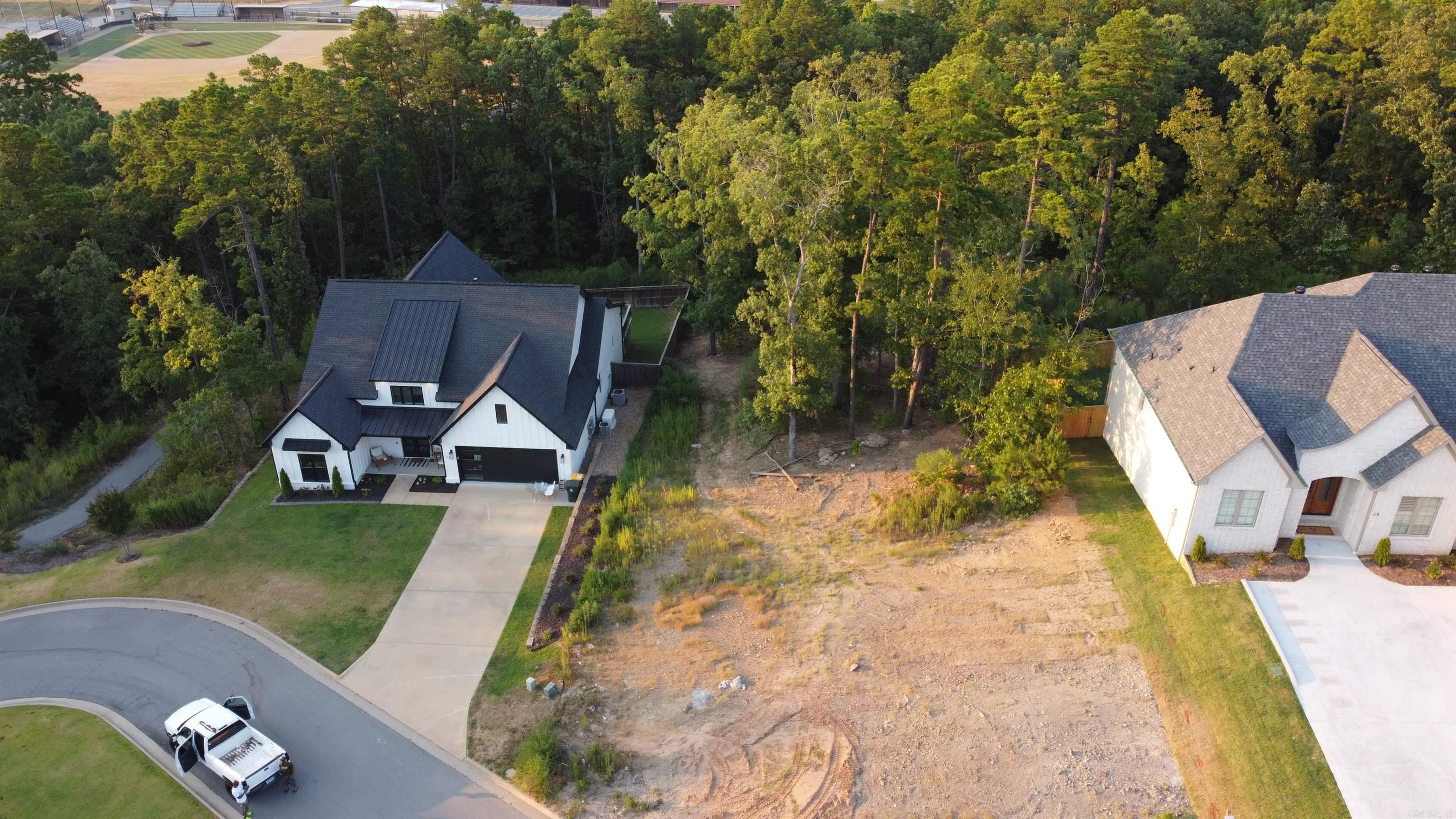 CHENAL VALLEY "CAUREL COURT" - Land