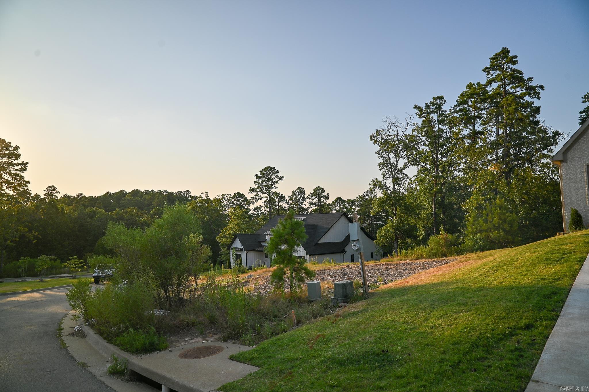 CHENAL VALLEY "CAUREL COURT" - Land