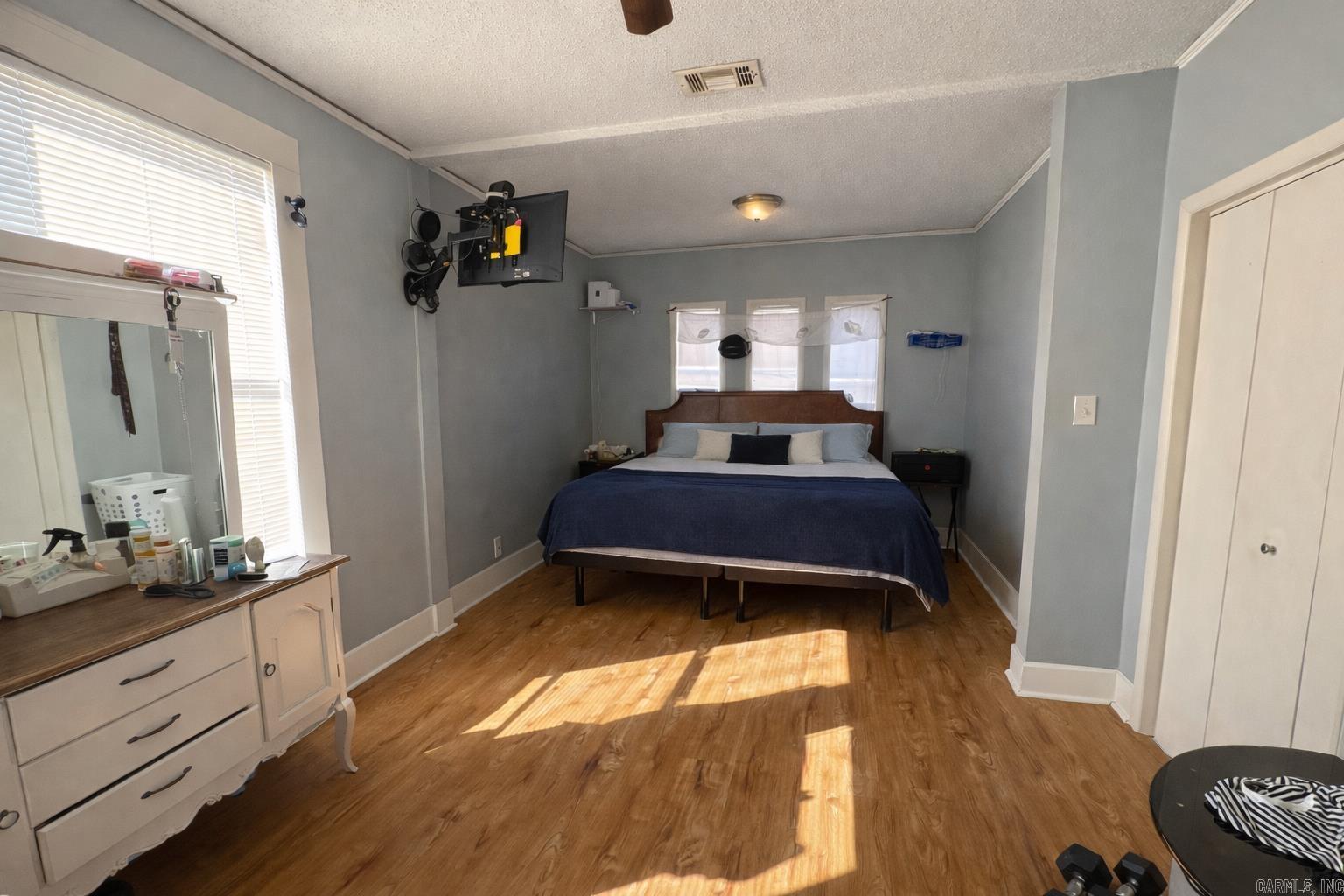 CHESTERFIELD SQUARE - Residential