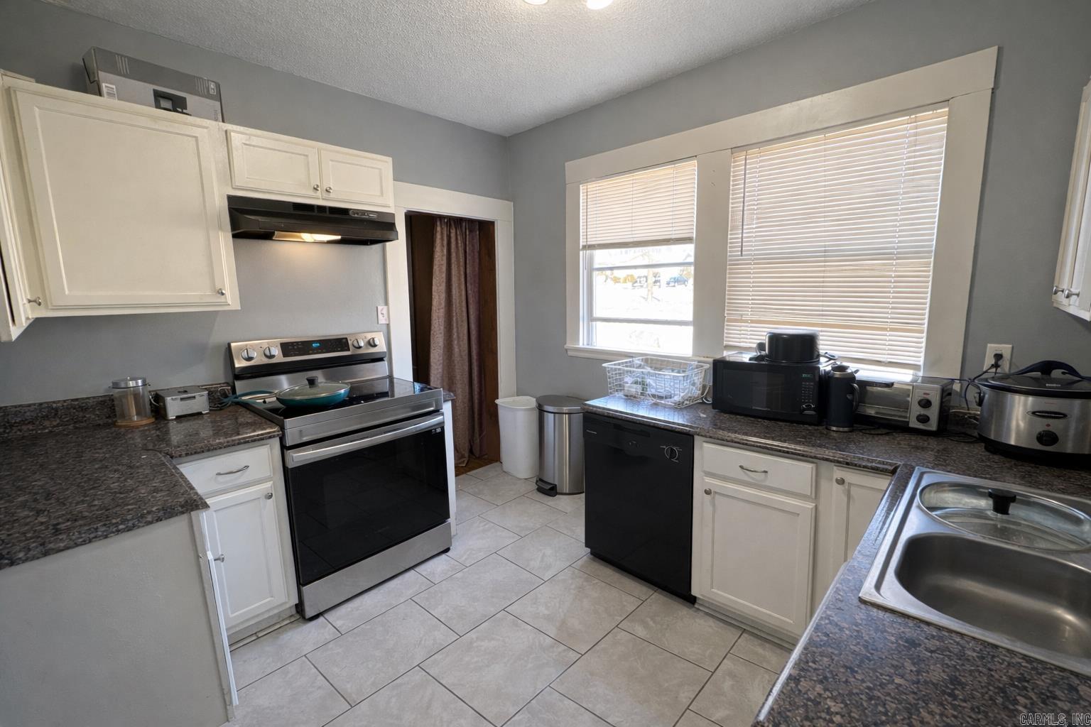 CHESTERFIELD SQUARE - Residential