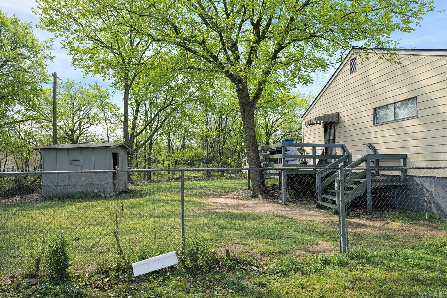 CHESTERFIELD SQUARE - Residential