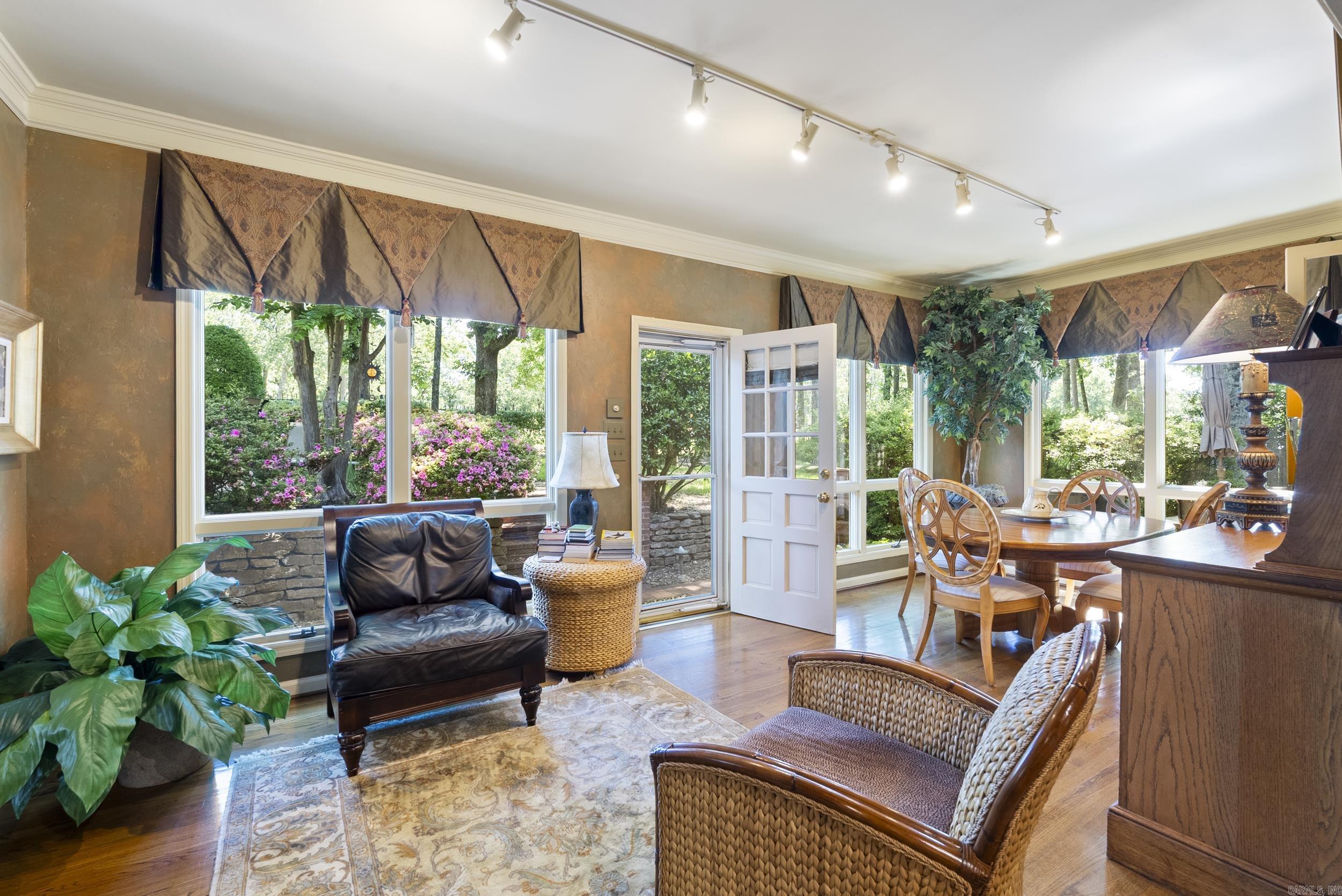 PLEASANT VALLEY - Residential