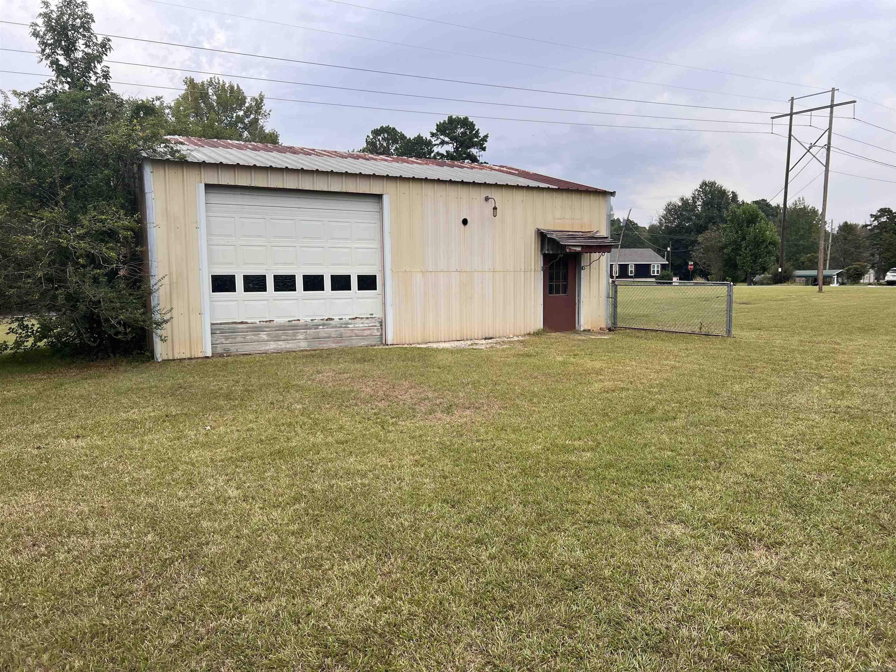 OLIVER NEWELL - Residential
