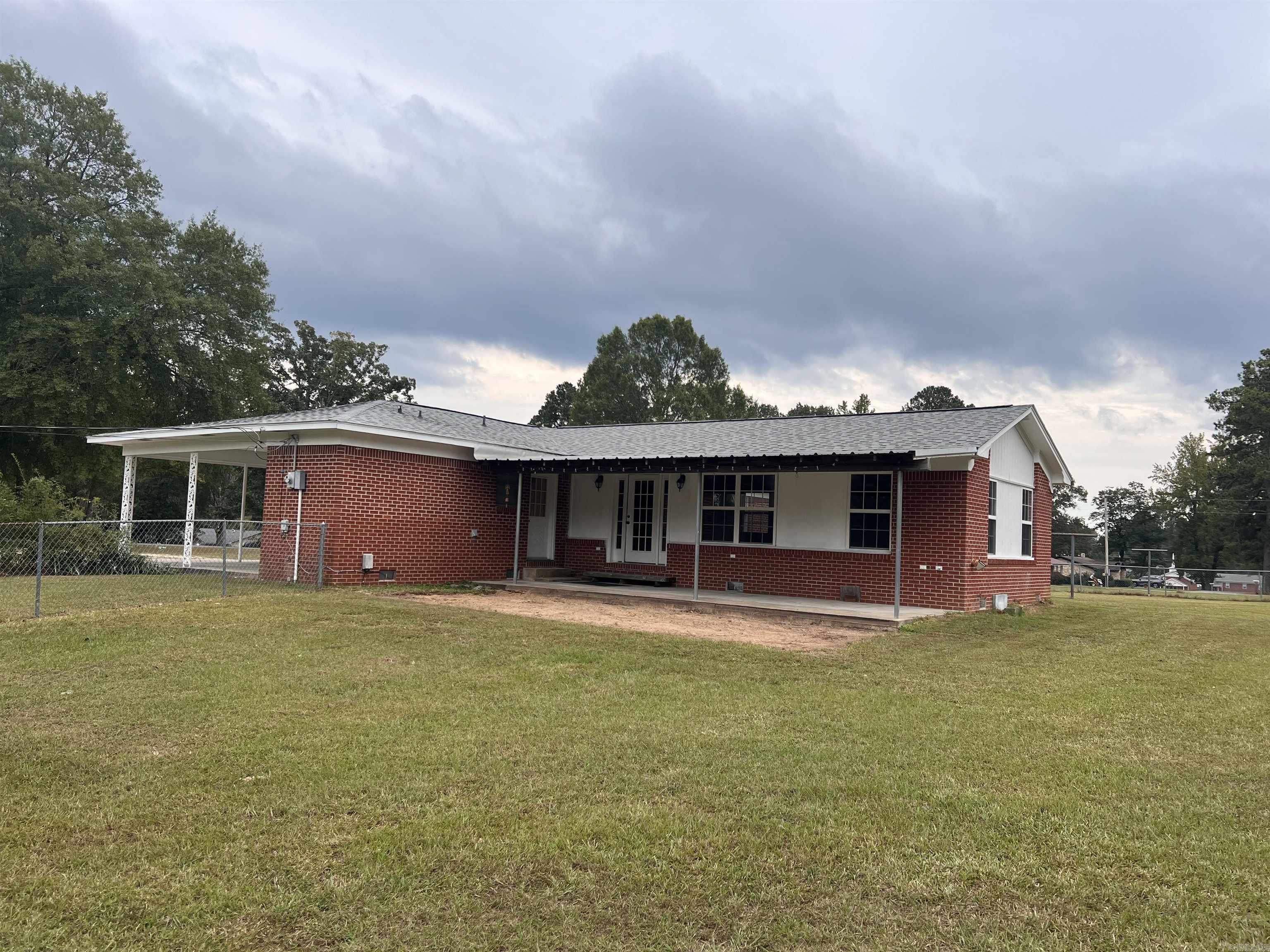 OLIVER NEWELL - Residential