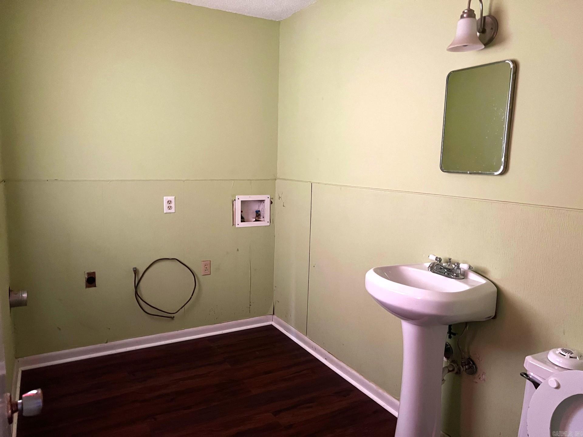 OLIVER NEWELL - Residential