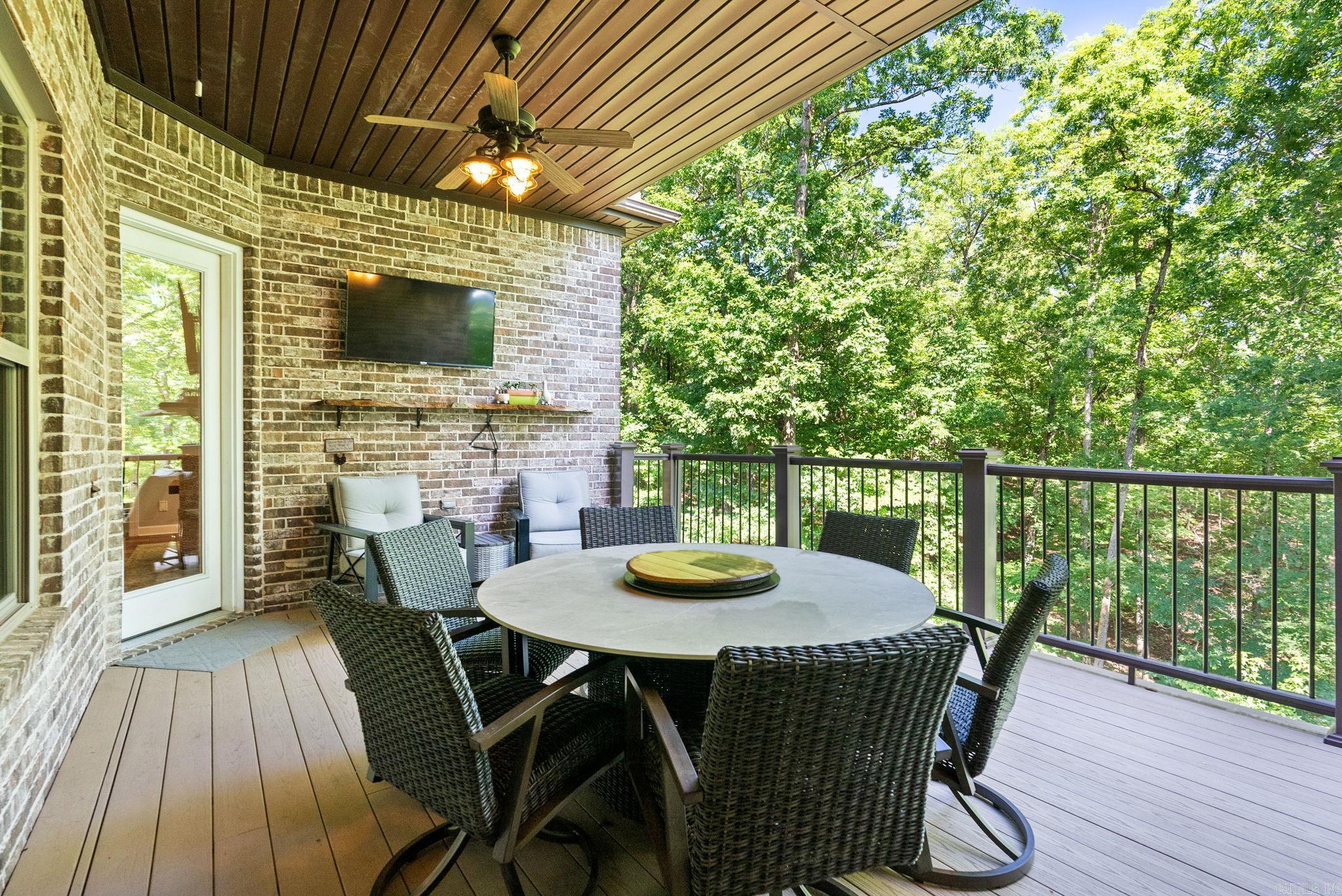 WOODLANDS EDGE - Residential