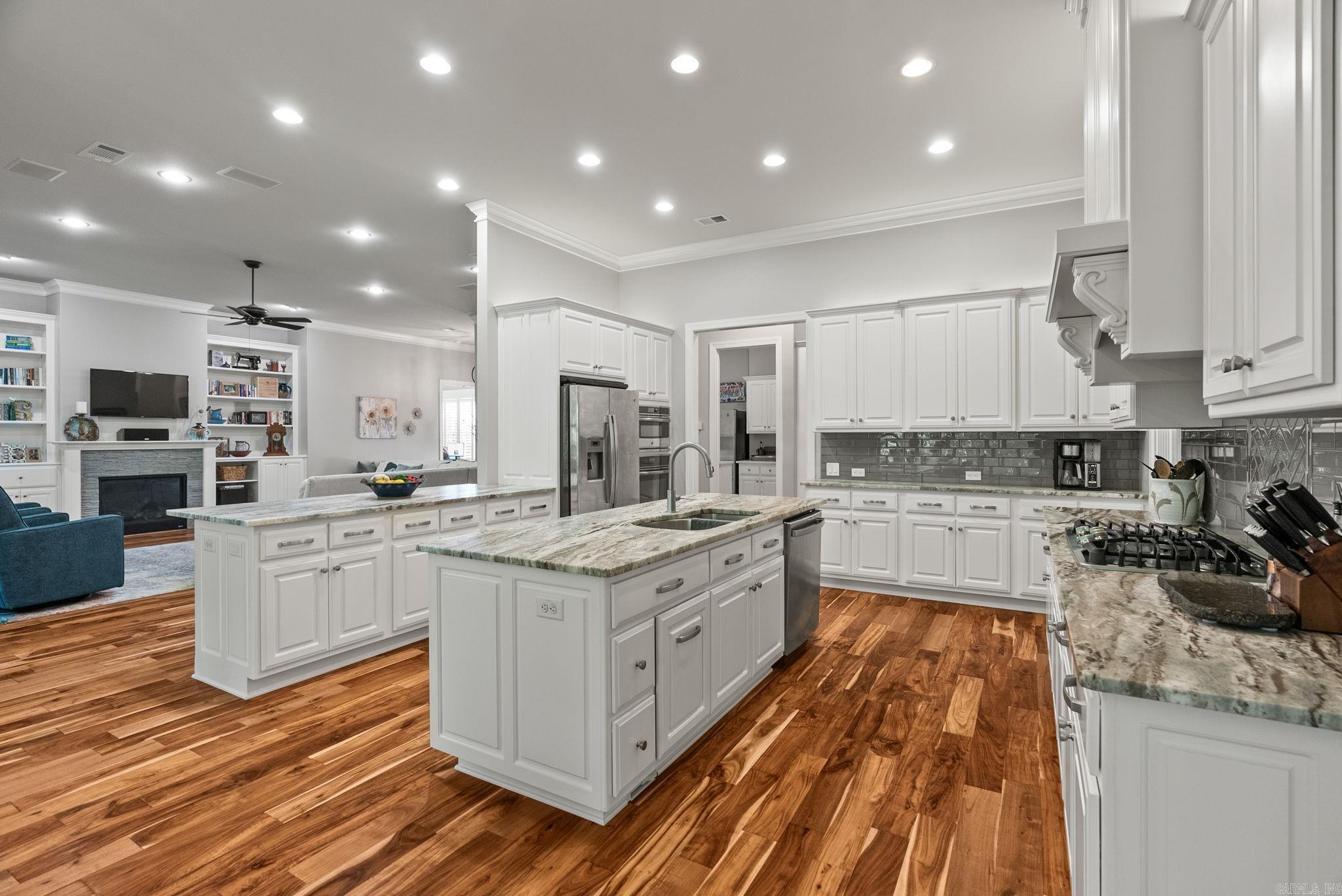 WOODLANDS EDGE - Residential