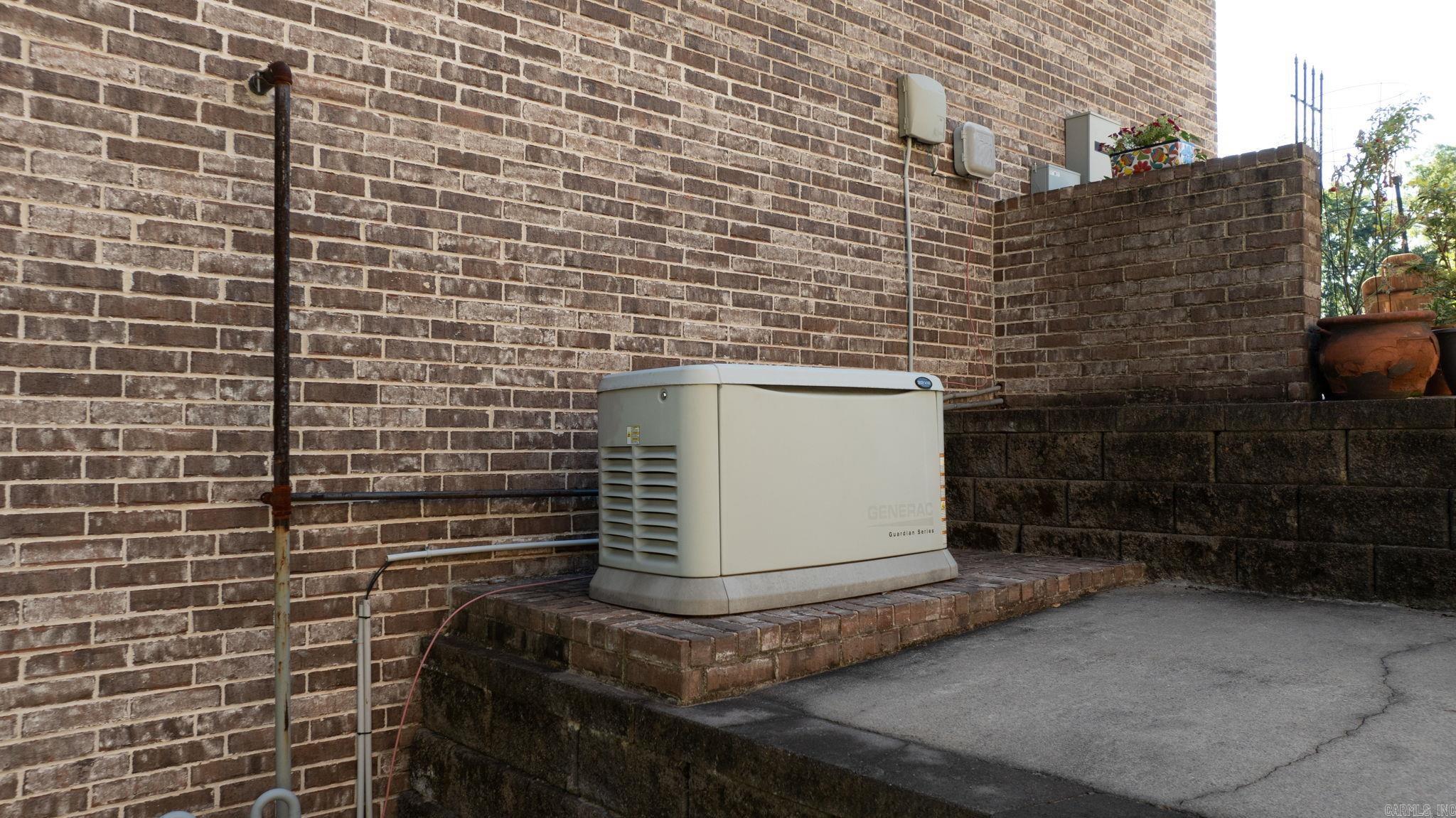 WOODLANDS EDGE - Residential