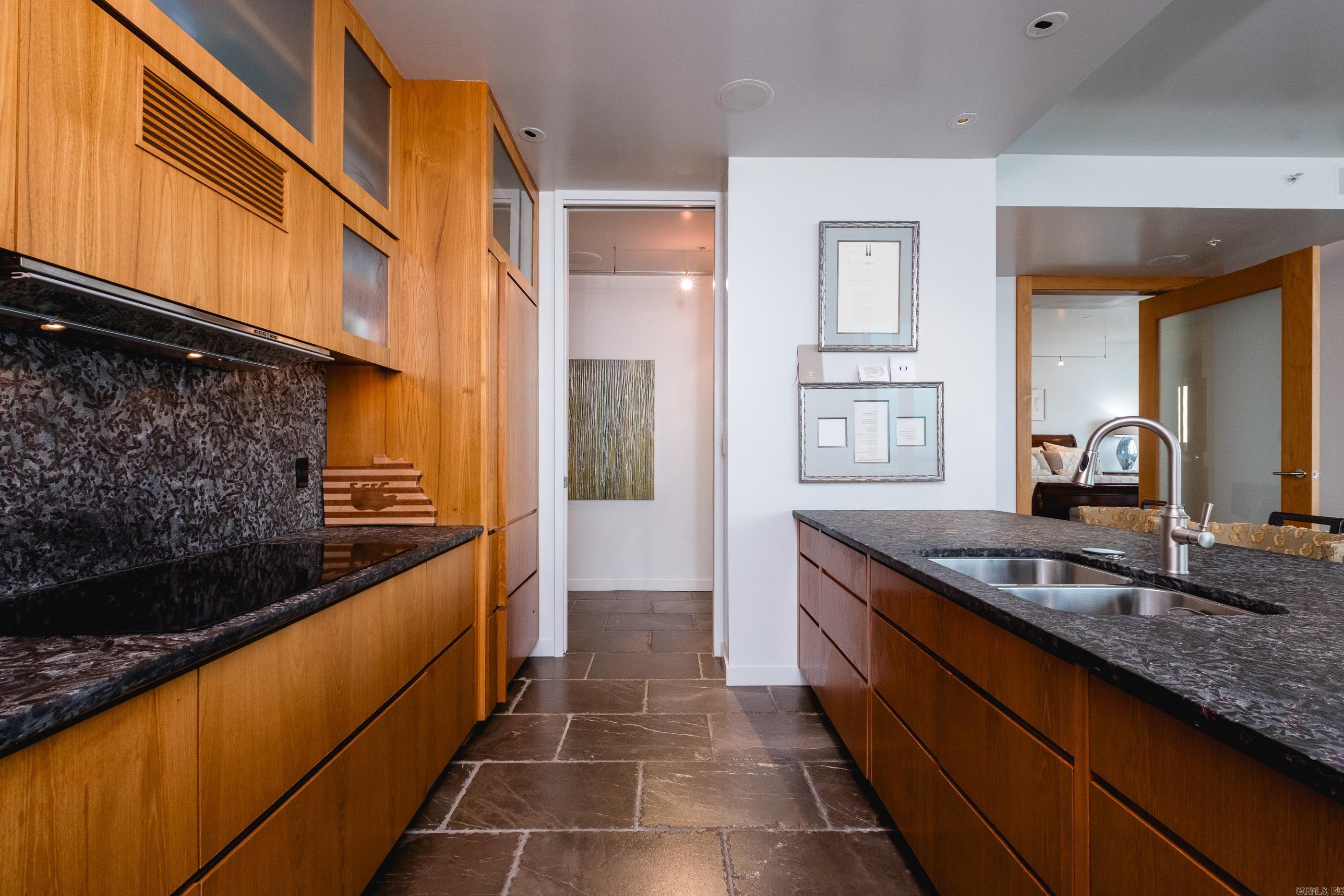 300 THIRD HPR - Residential