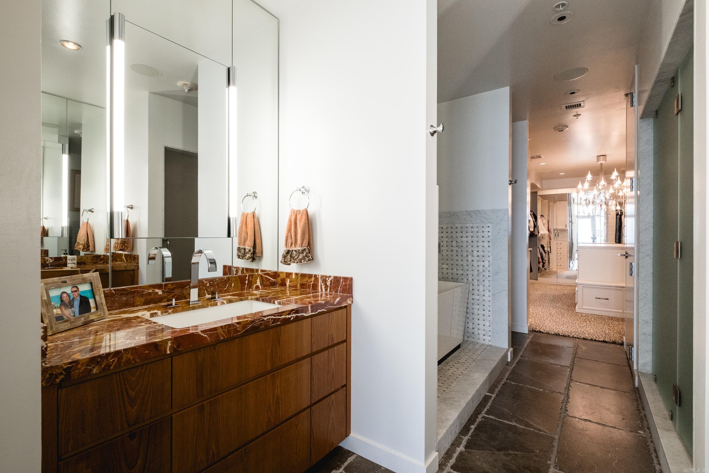 300 THIRD HPR - Residential