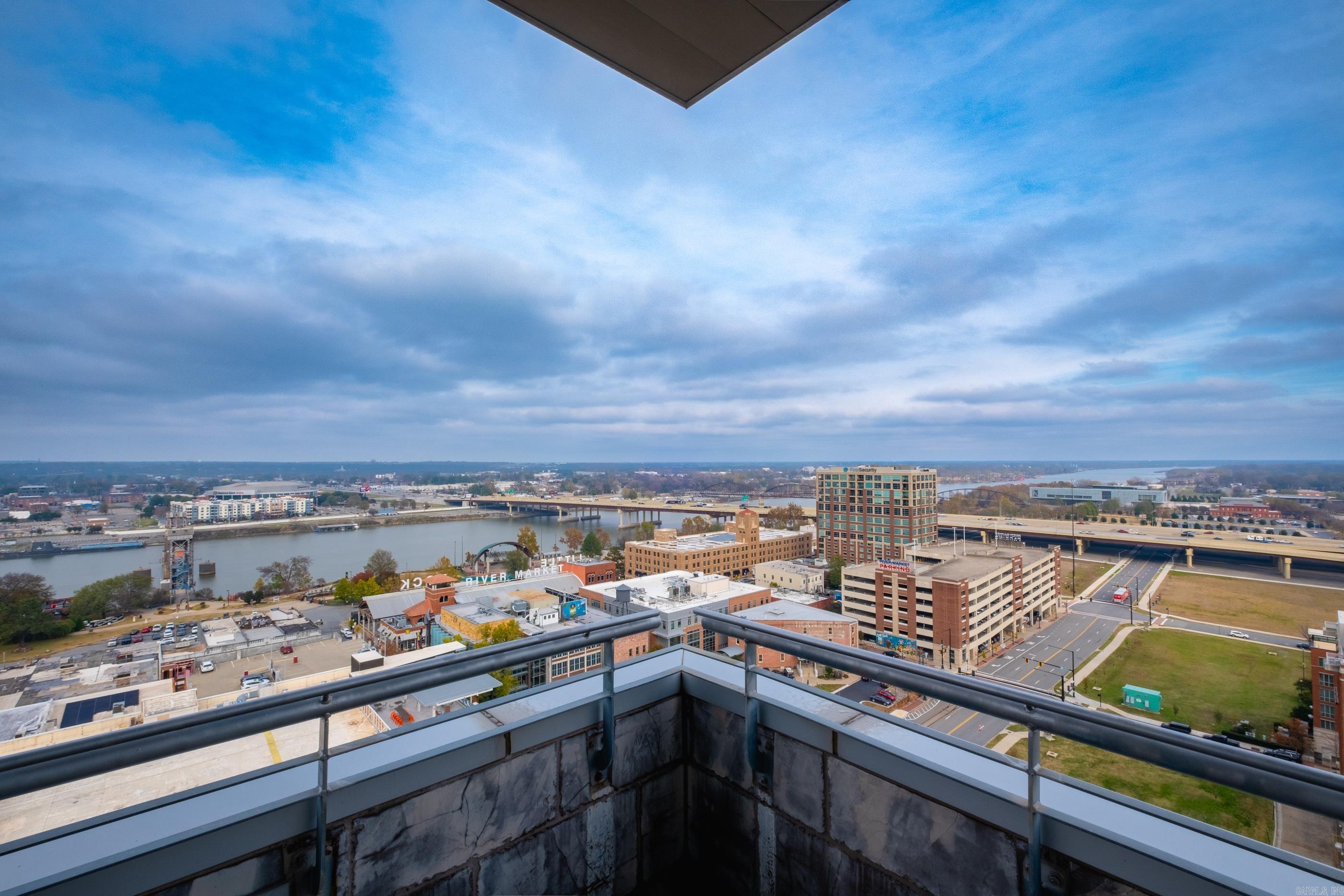 300 THIRD HPR - Residential