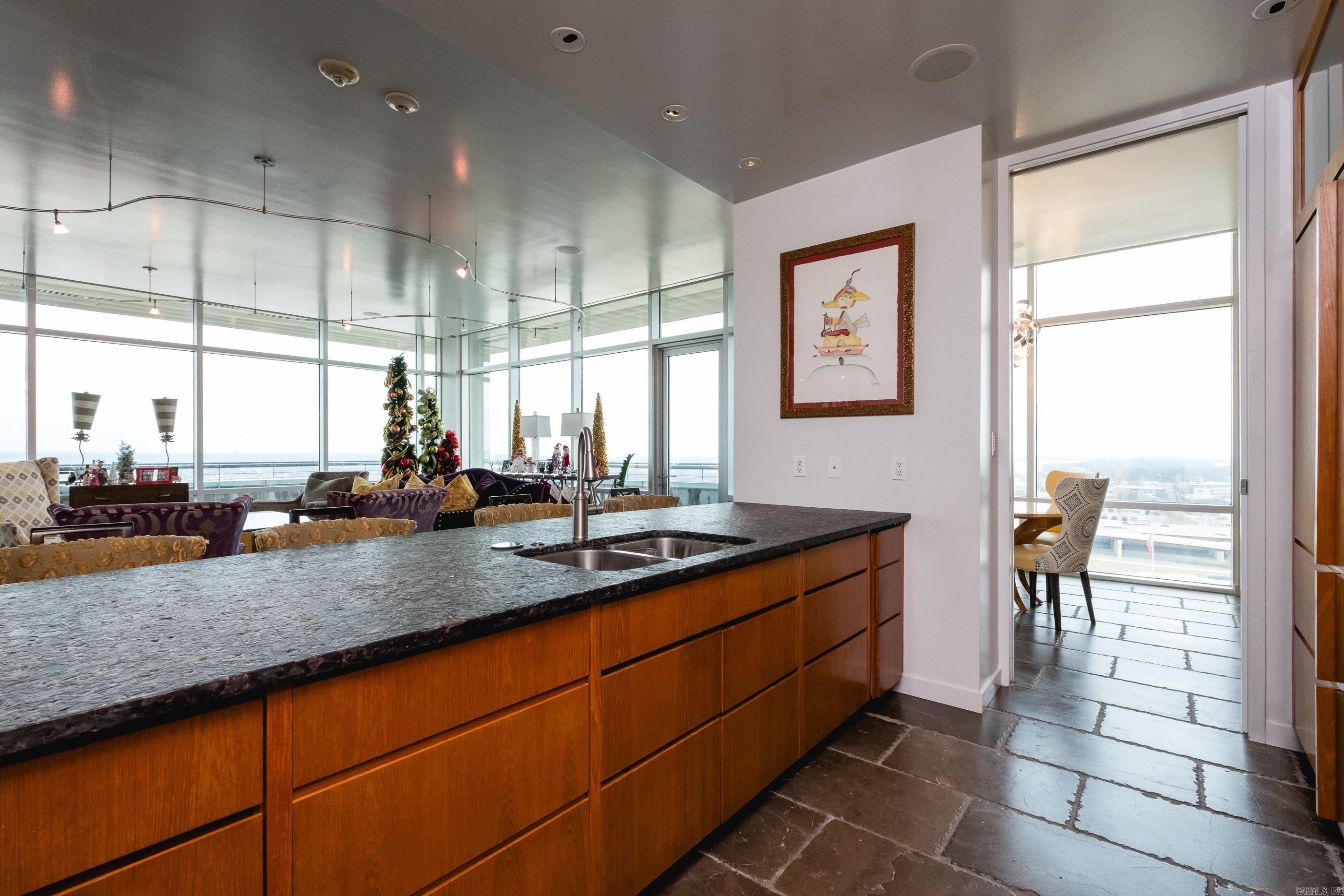 300 THIRD HPR - Residential