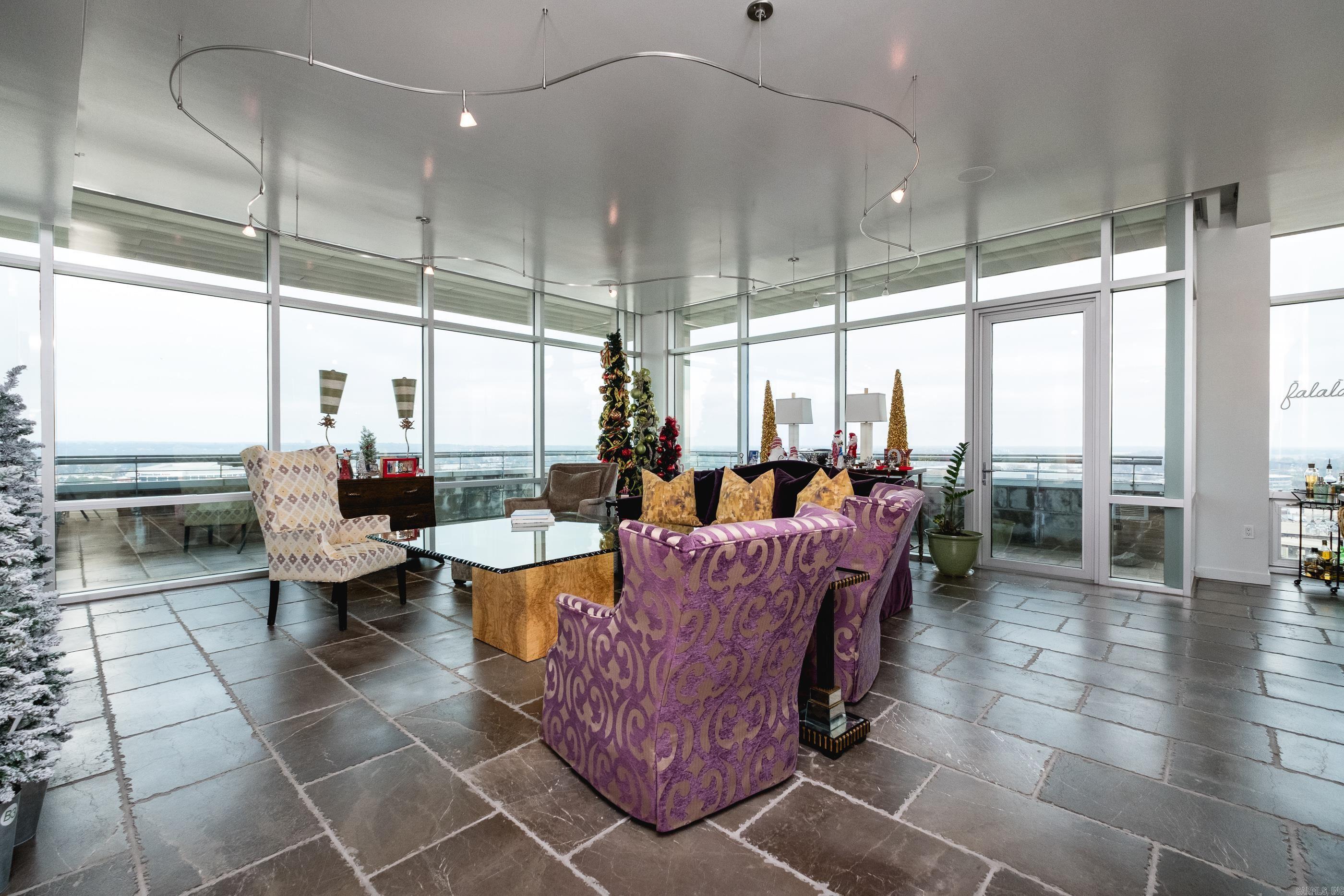 300 THIRD HPR - Residential