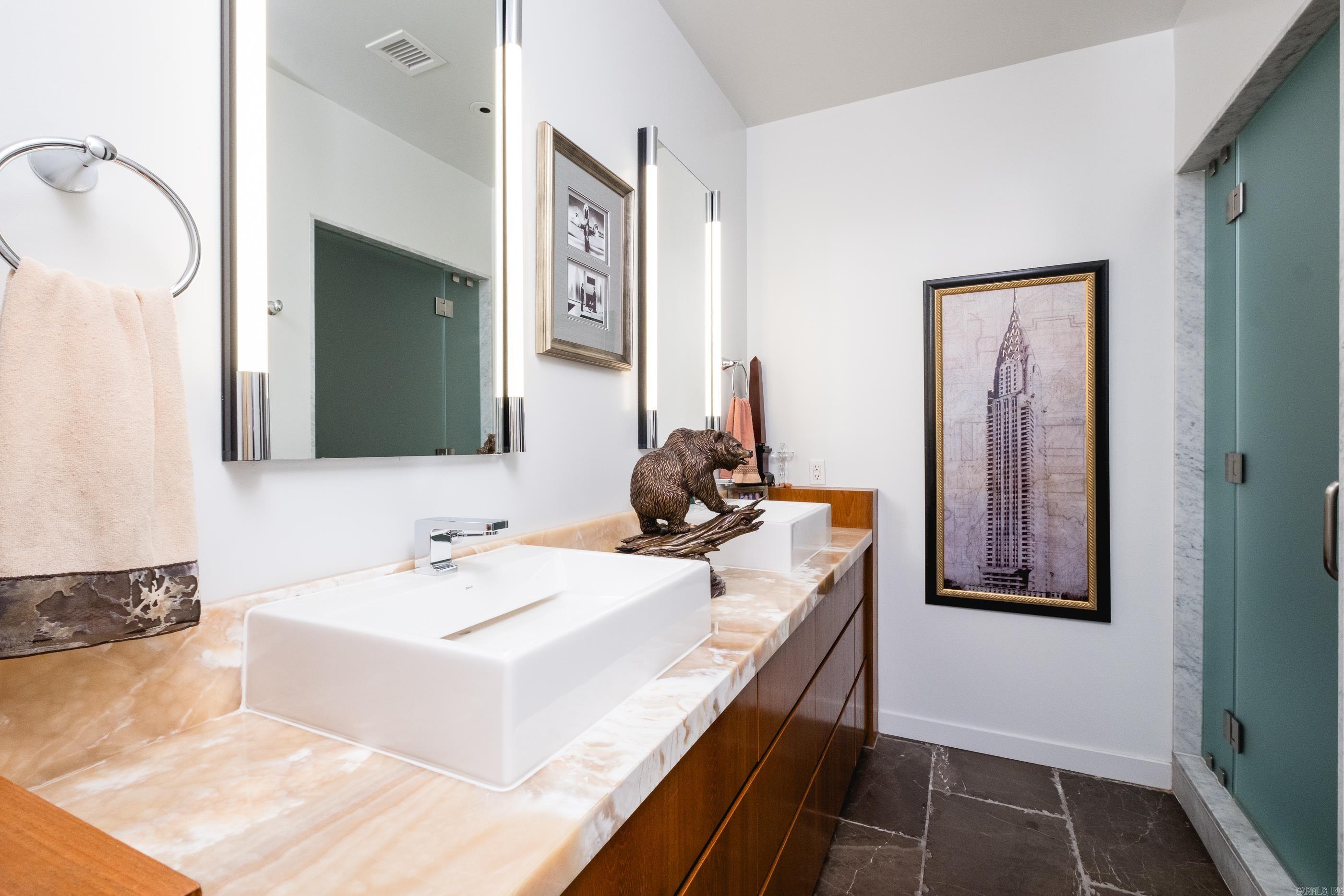 300 THIRD HPR - Residential