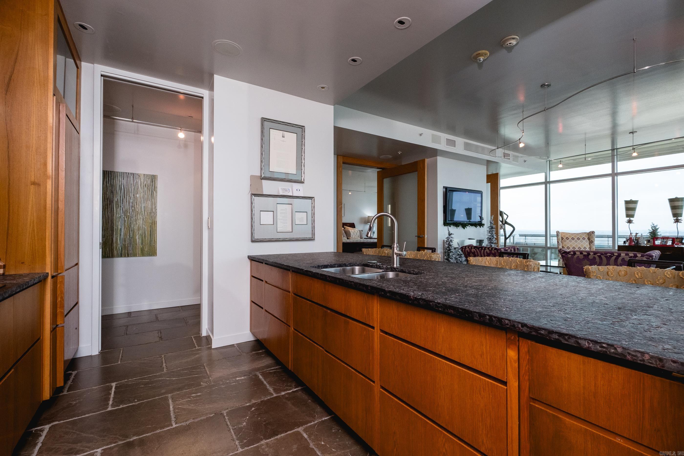 300 THIRD HPR - Residential