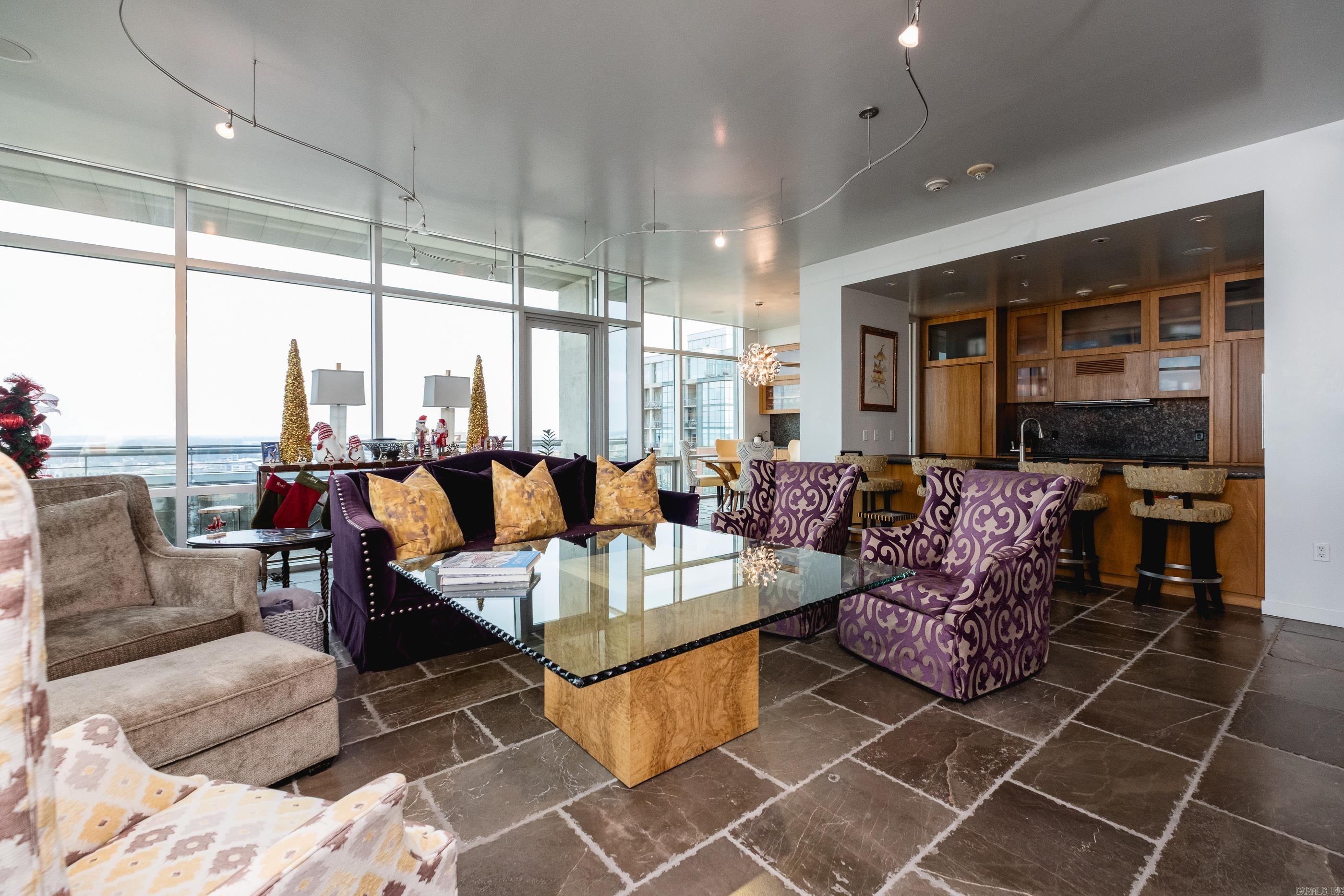 300 THIRD HPR - Residential