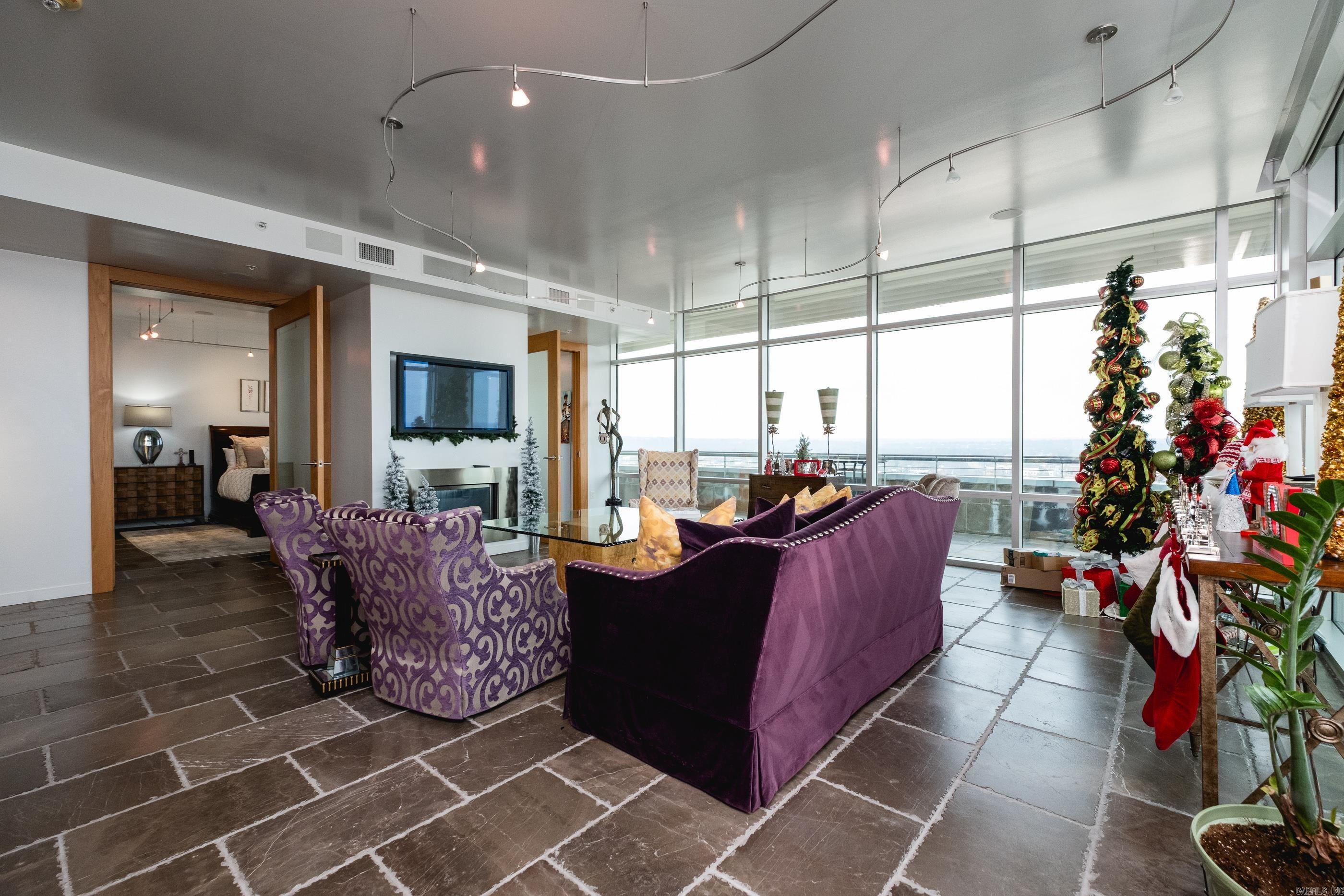 300 THIRD HPR - Residential