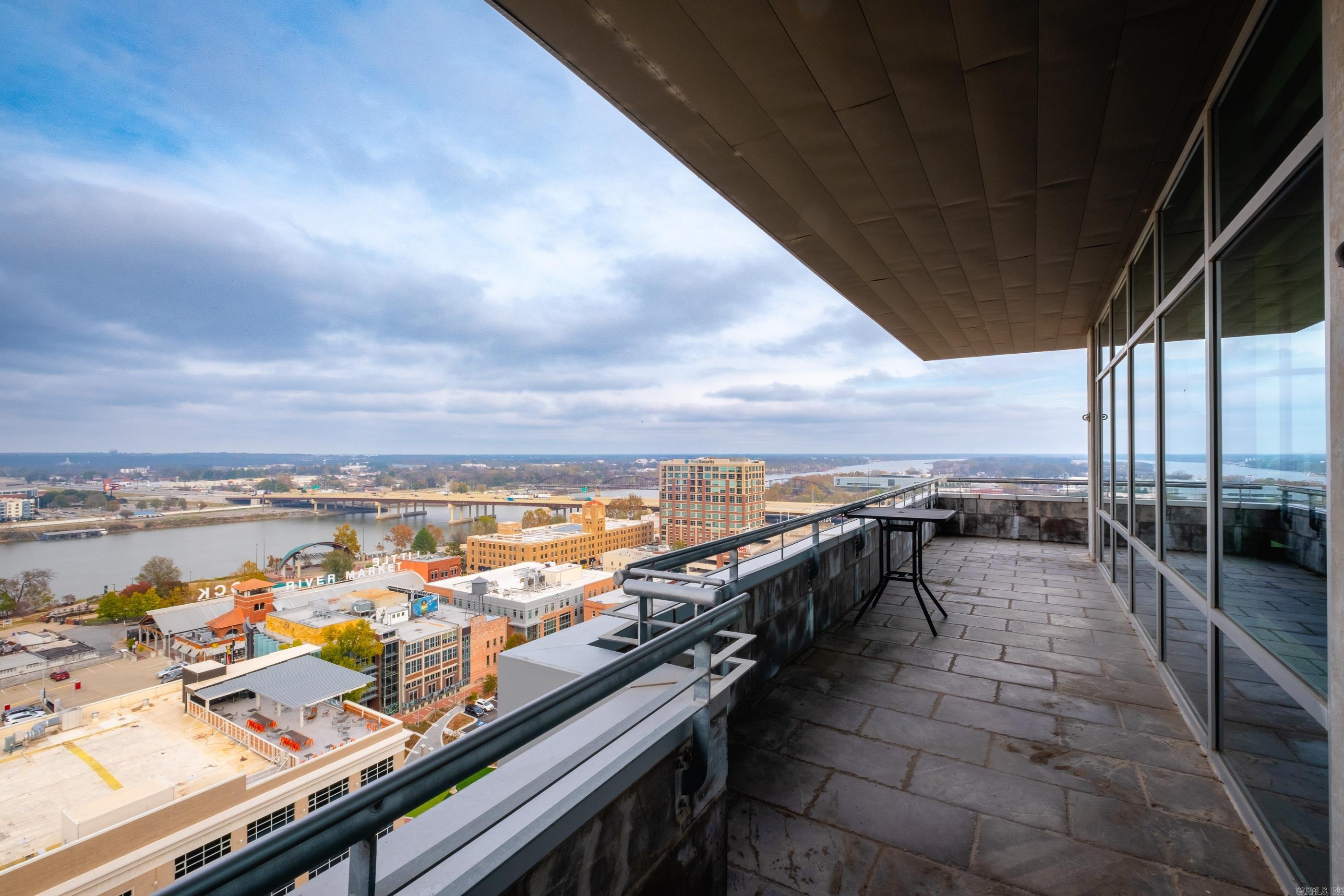 300 THIRD HPR - Residential