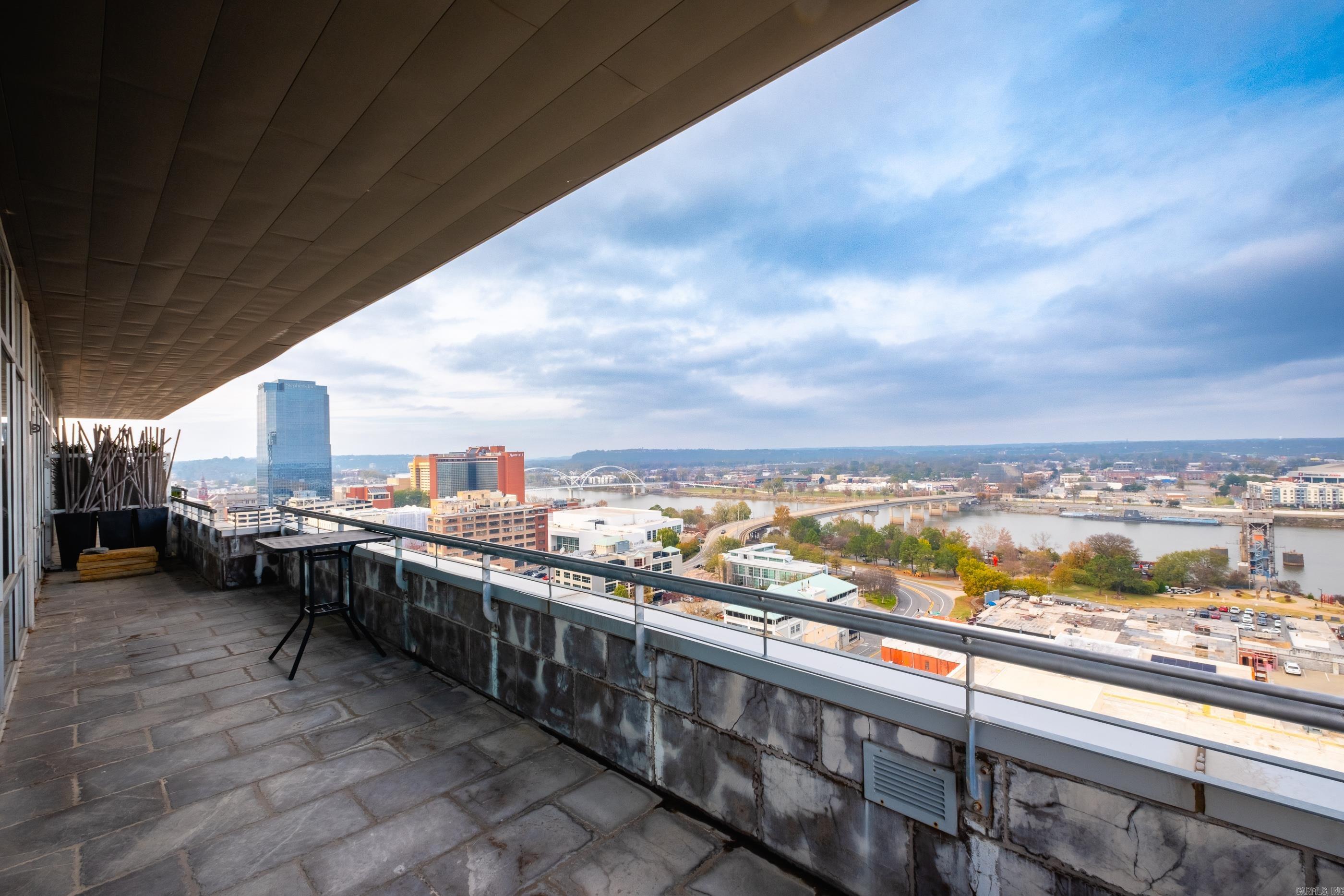 300 THIRD HPR - Residential