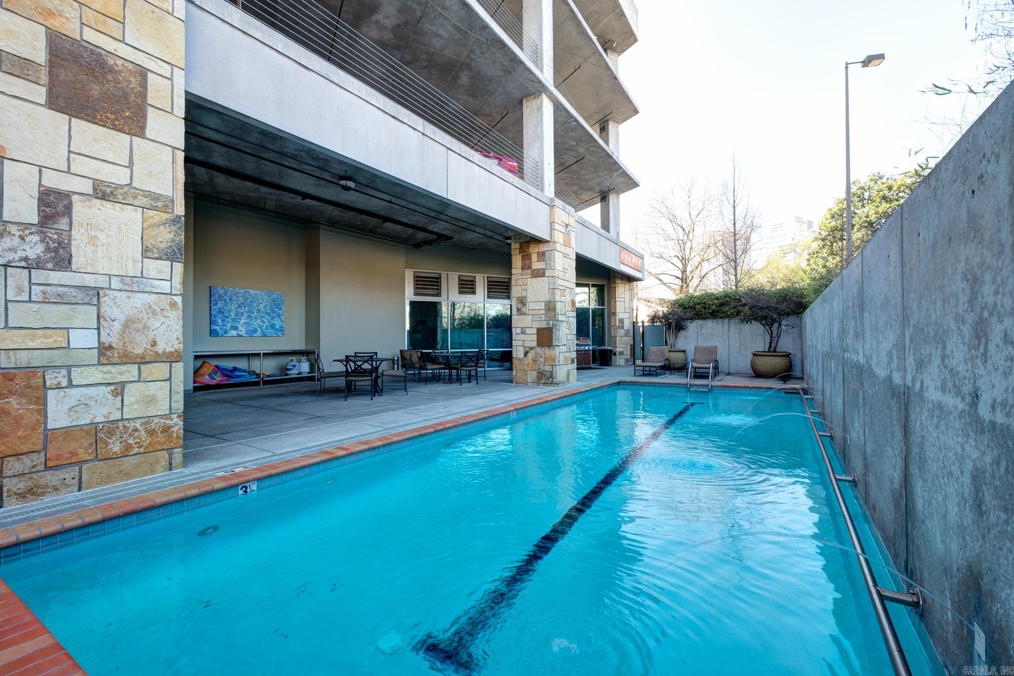 300 THIRD HPR - Residential