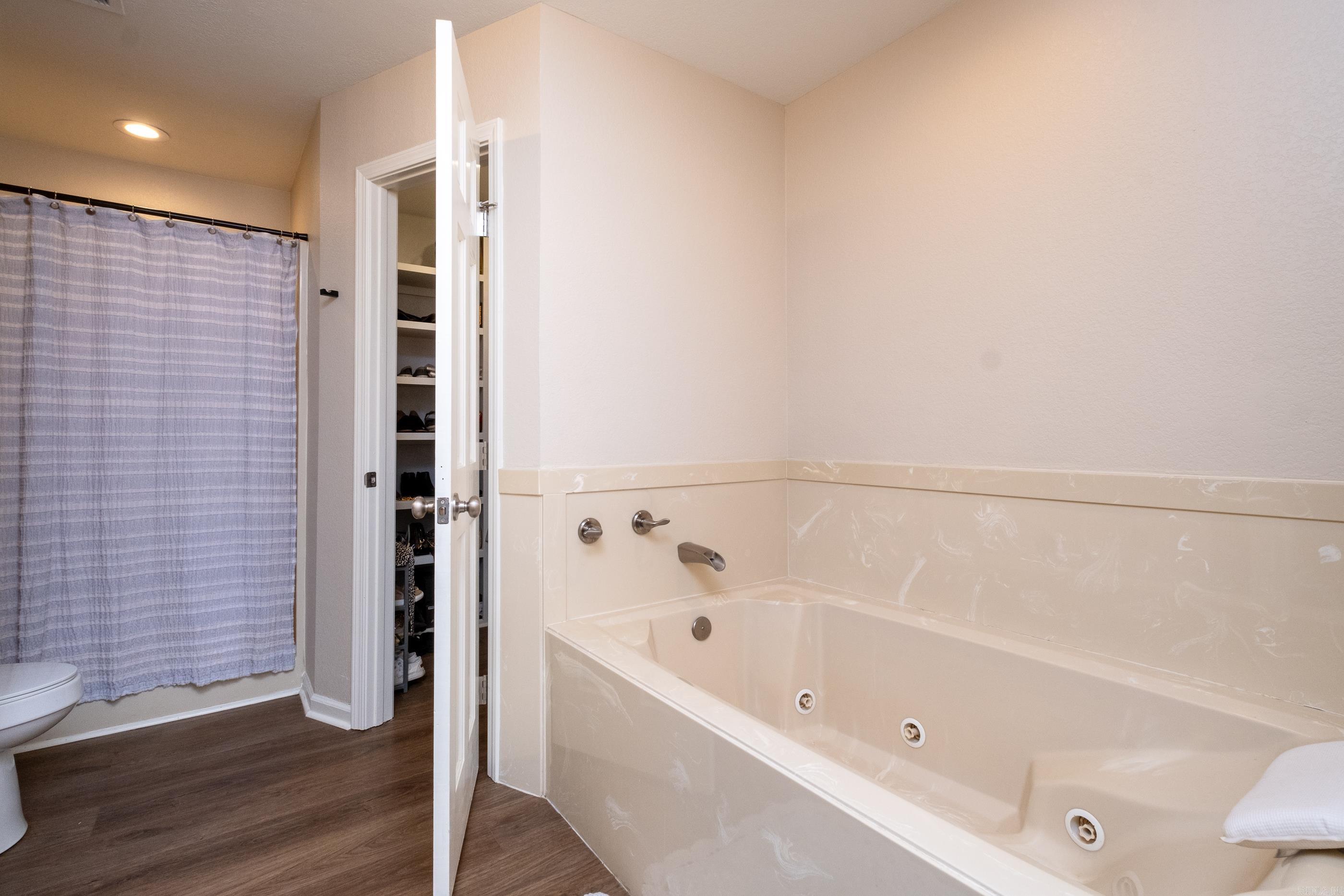 ROLLING BROOK - Residential