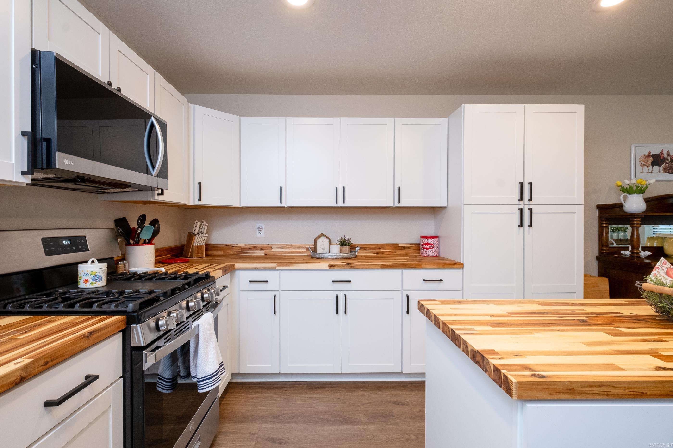 ROLLING BROOK - Residential