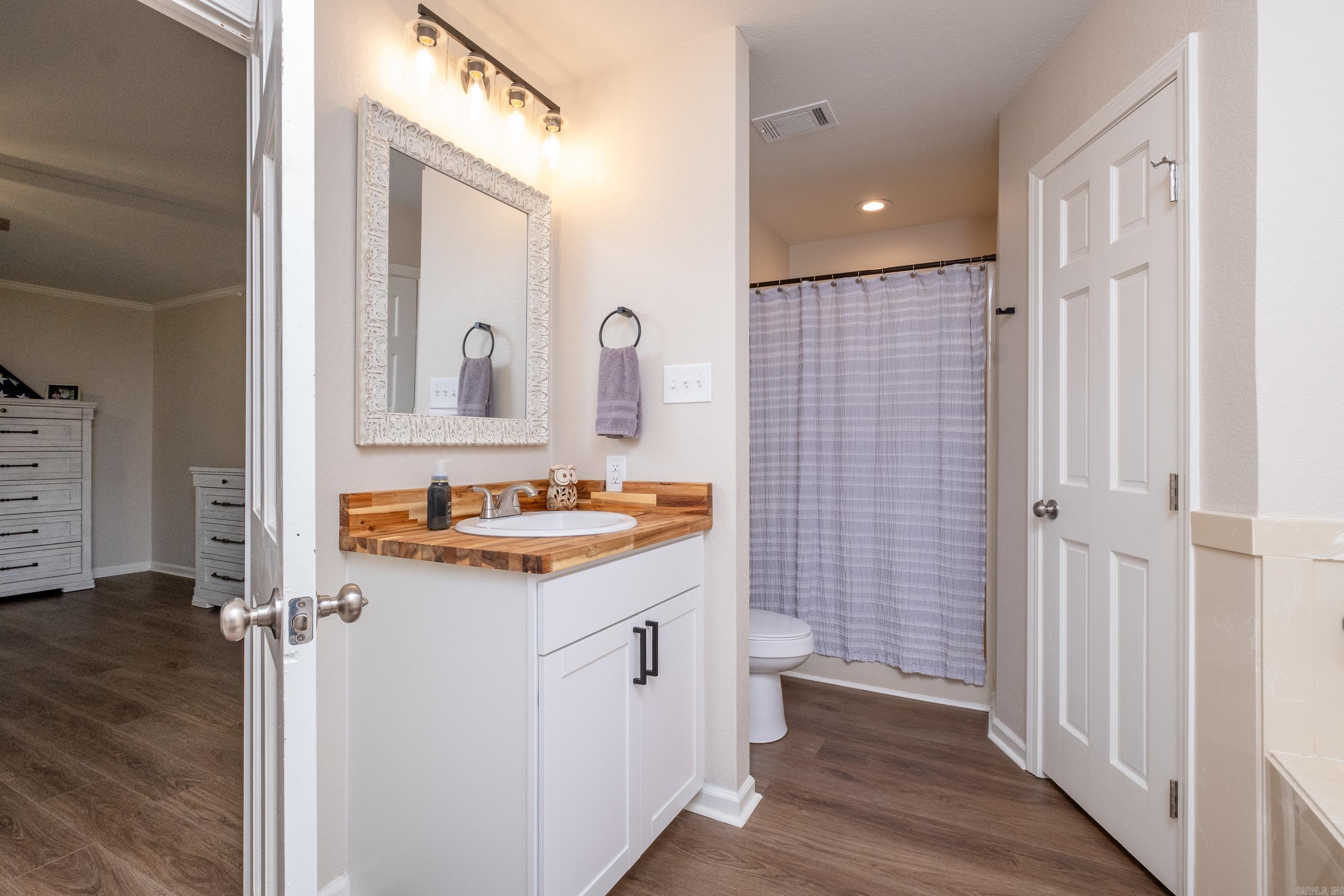 ROLLING BROOK - Residential