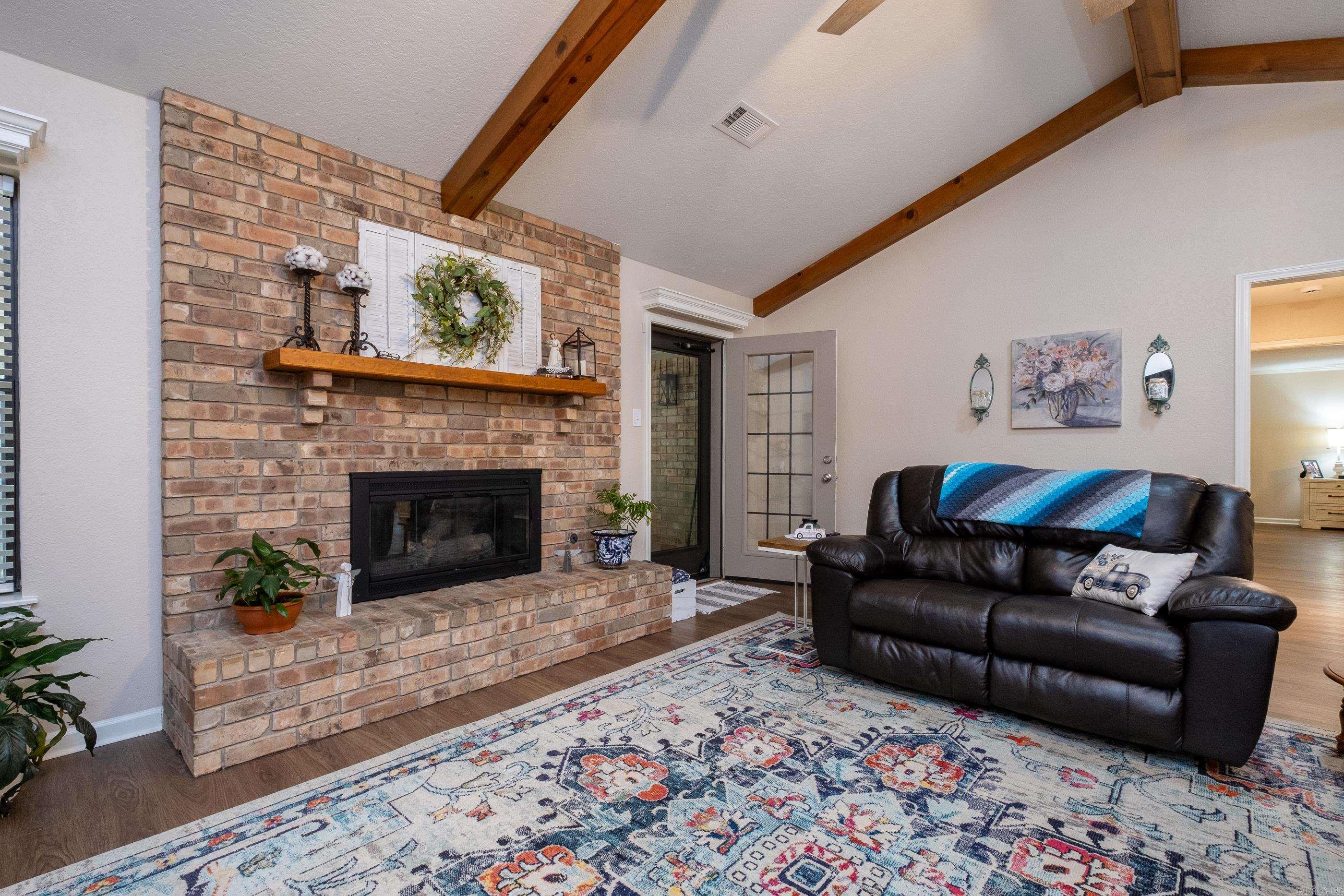 ROLLING BROOK - Residential