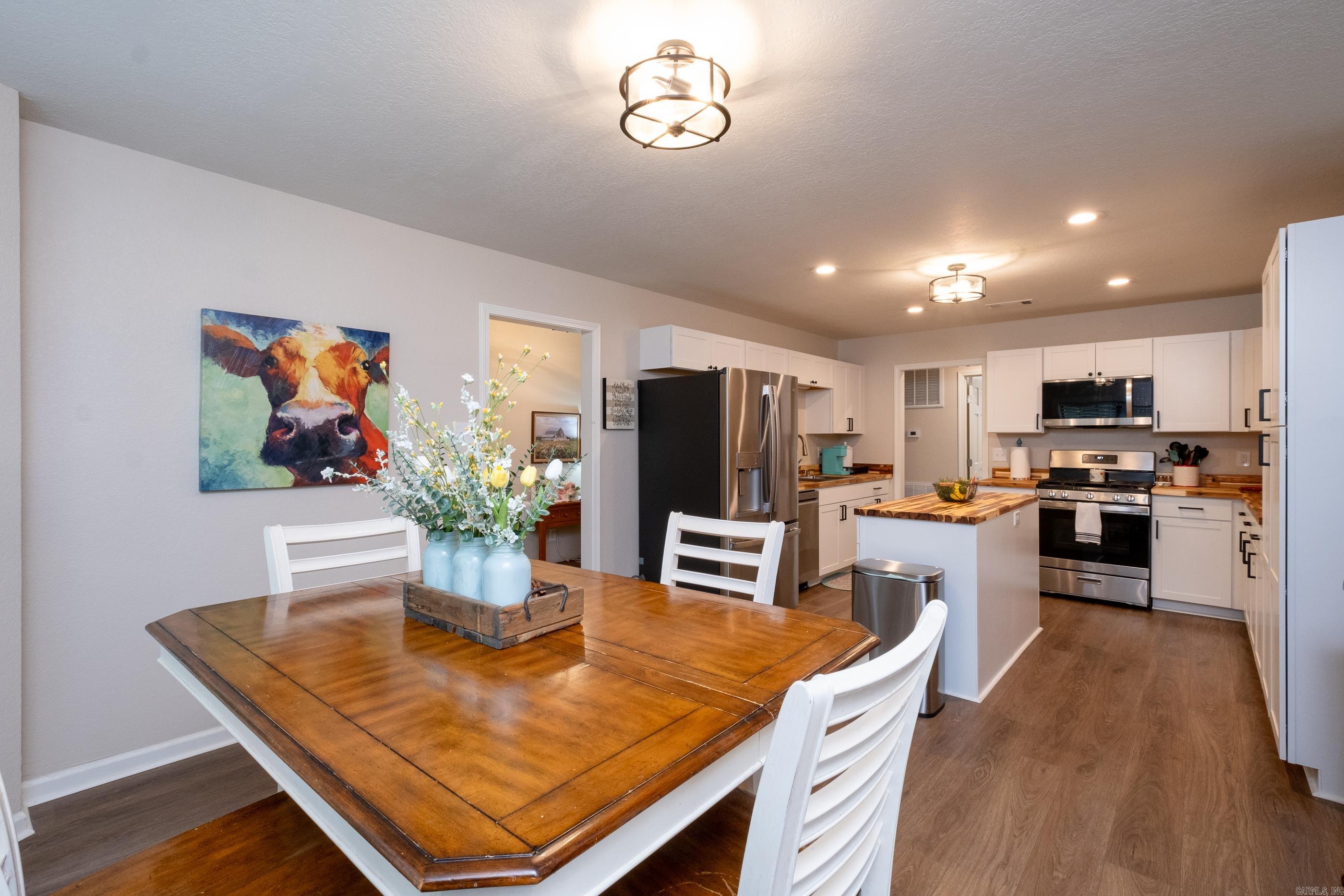 ROLLING BROOK - Residential