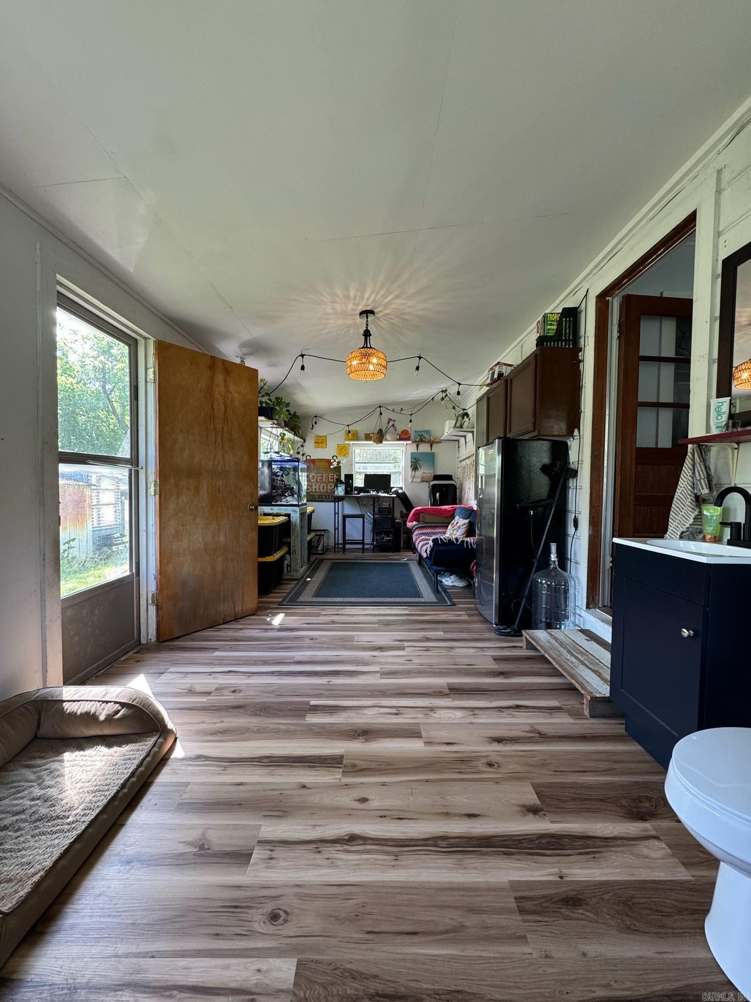 Mena Original - Residential