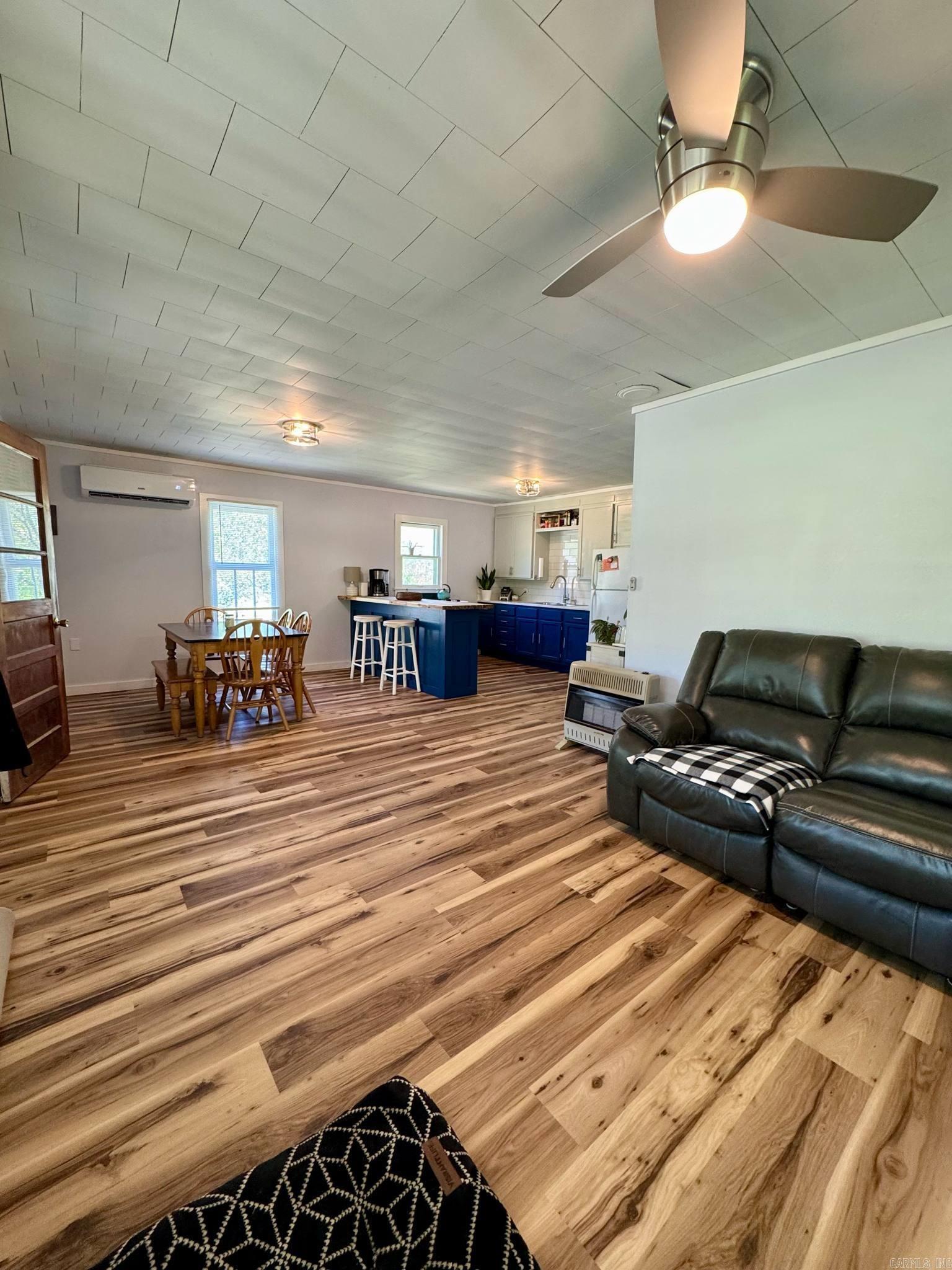 Mena Original - Residential