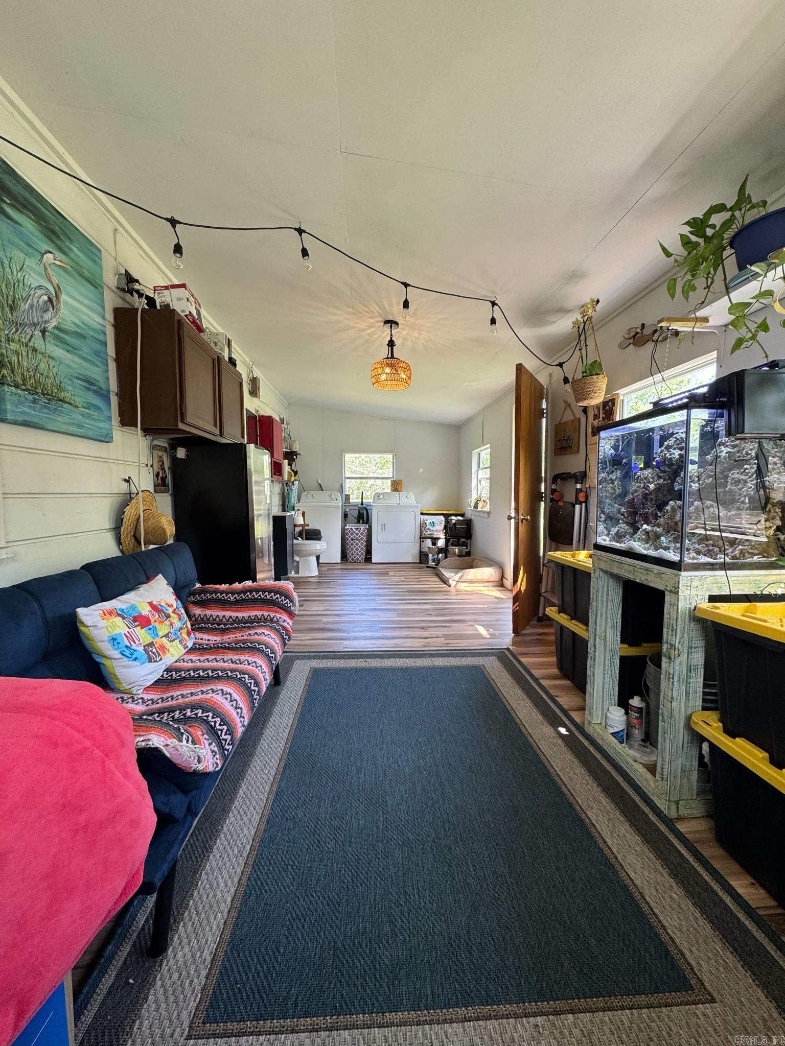 Mena Original - Residential