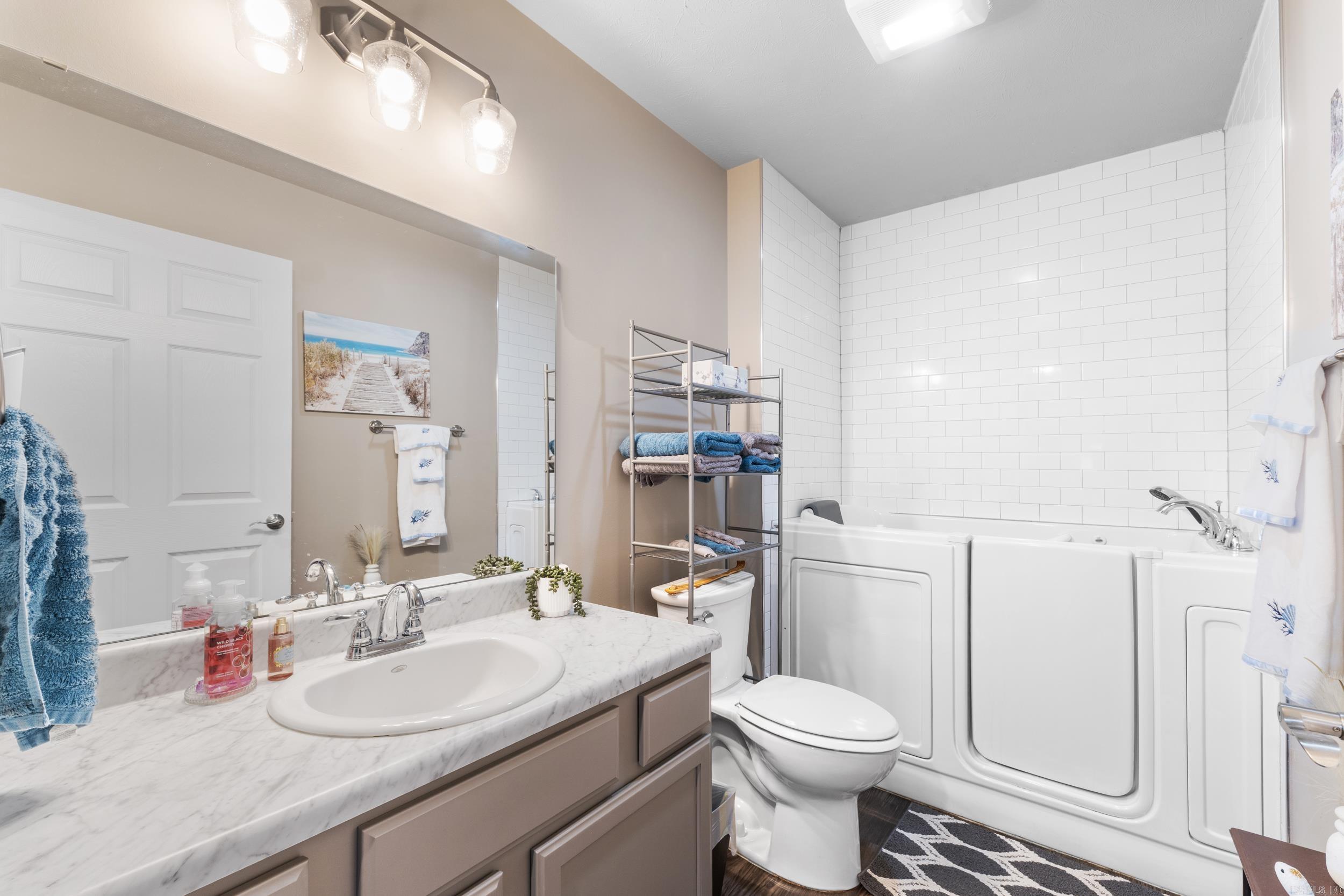 GLENBRIAR COMMONS - Residential