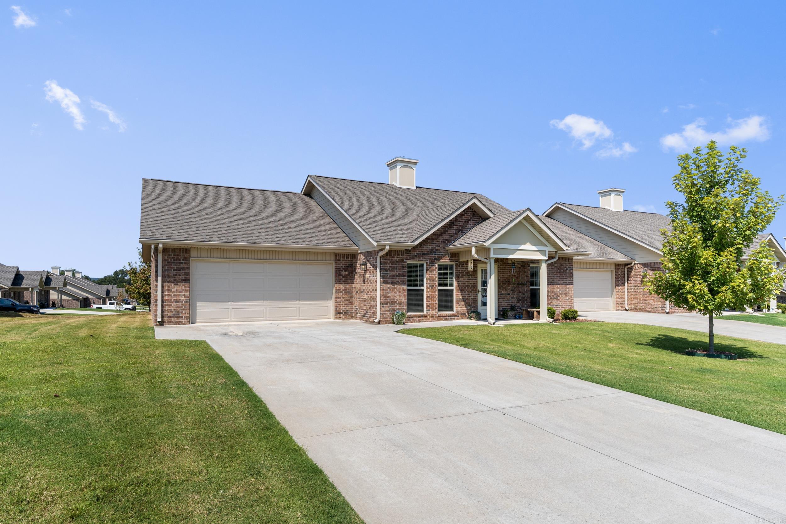 GLENBRIAR COMMONS - Residential